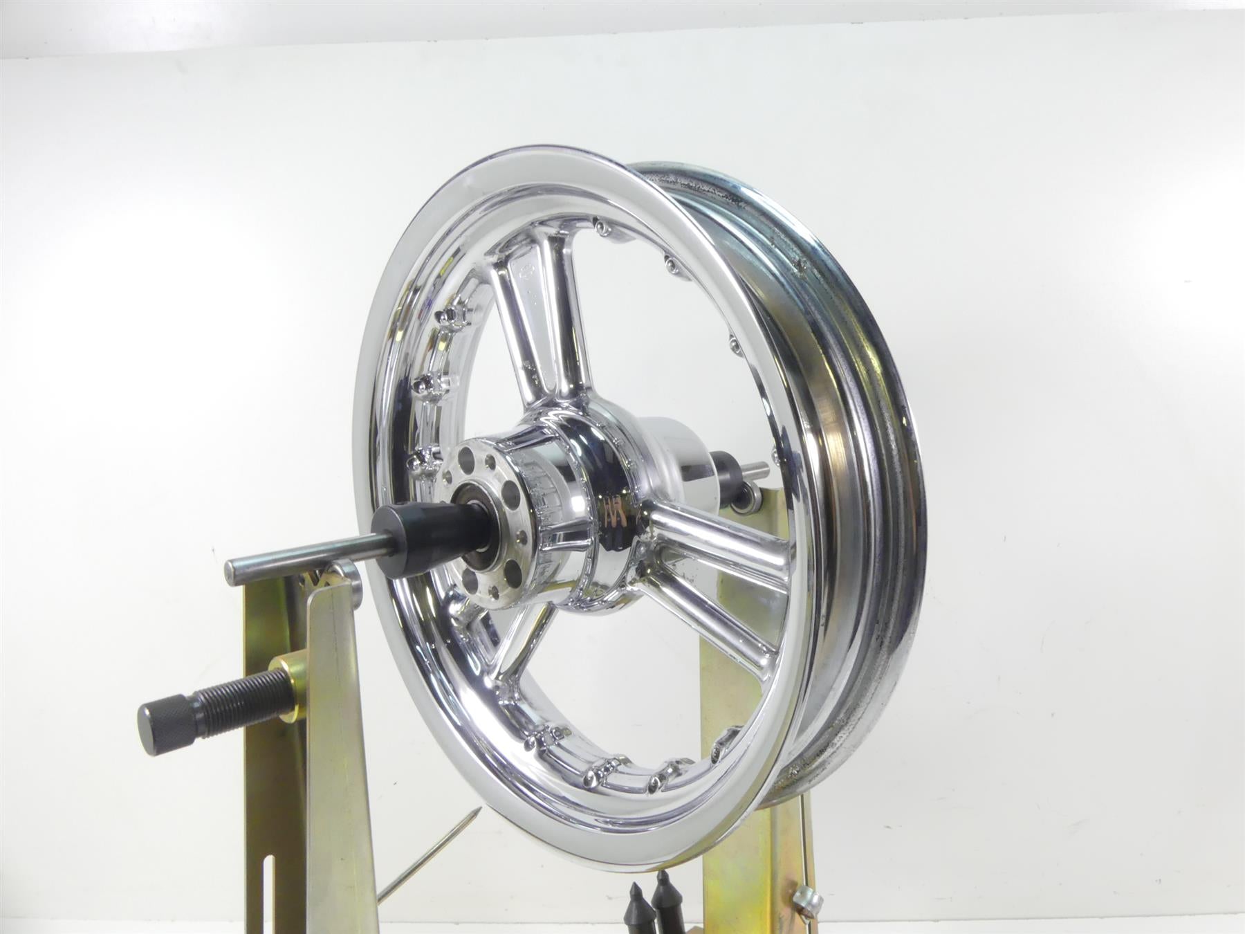 2004 Harley FLHTC SE CVO Electra Glide Straight Front Wheel Rim 16x3 43478-04 {{ shop.shopifyCountryName }} - Mototech271