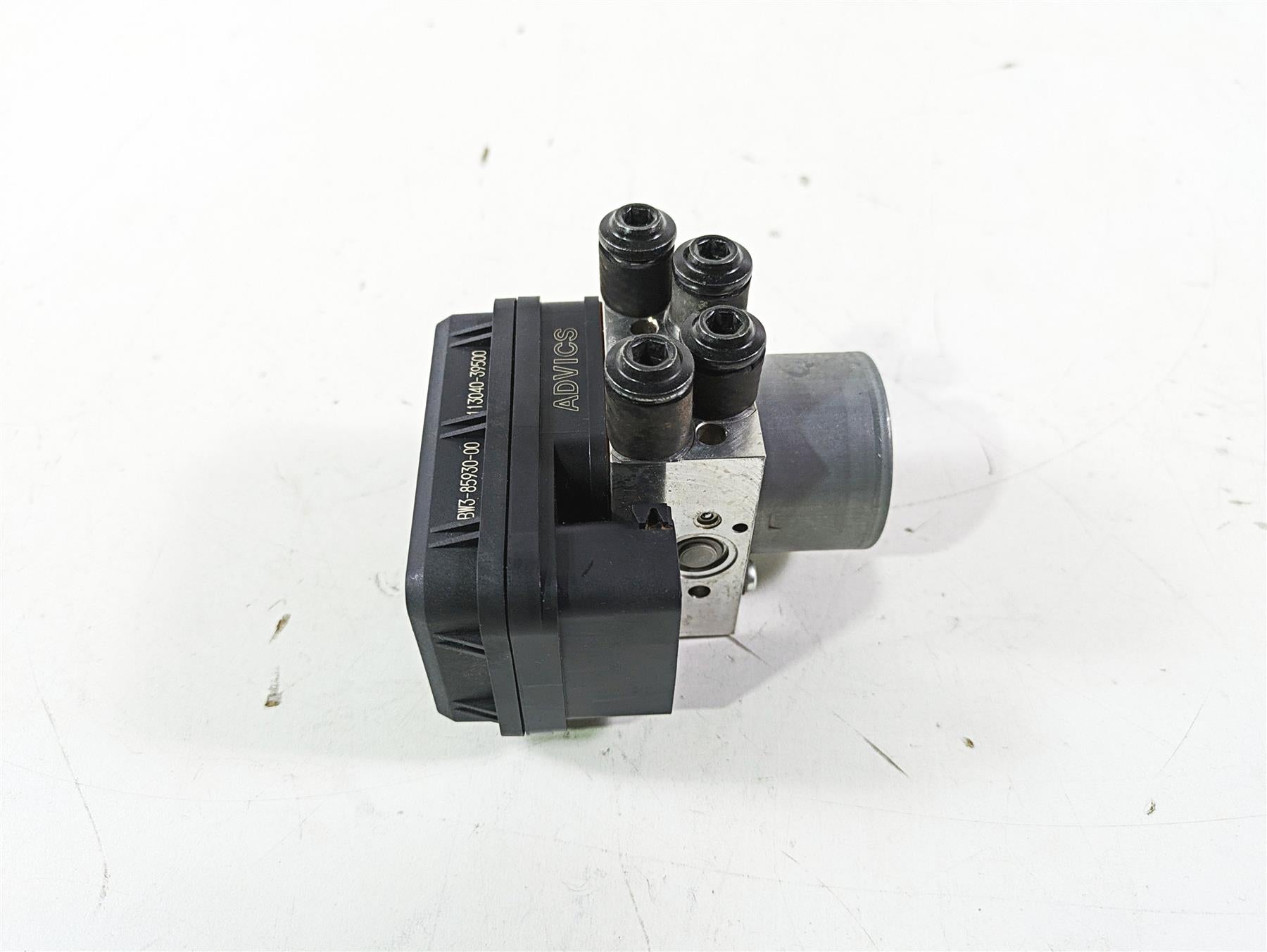 2021 Yamaha Tenere 700 XTZ7 Abs Brake Pump Unit Module BW3-85930-09-00 {{ shop.shopifyCountryName }} - Mototech271