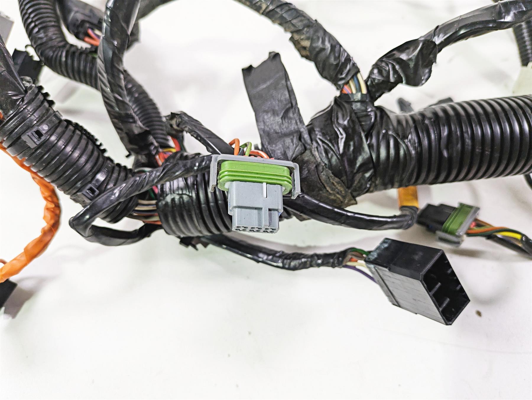 2011 Harley Touring FLHTCUSE CVO E-Glide Front Fairing Wiring Harness READ 69200071 {{ shop.shopifyCountryName }} - Mototech271