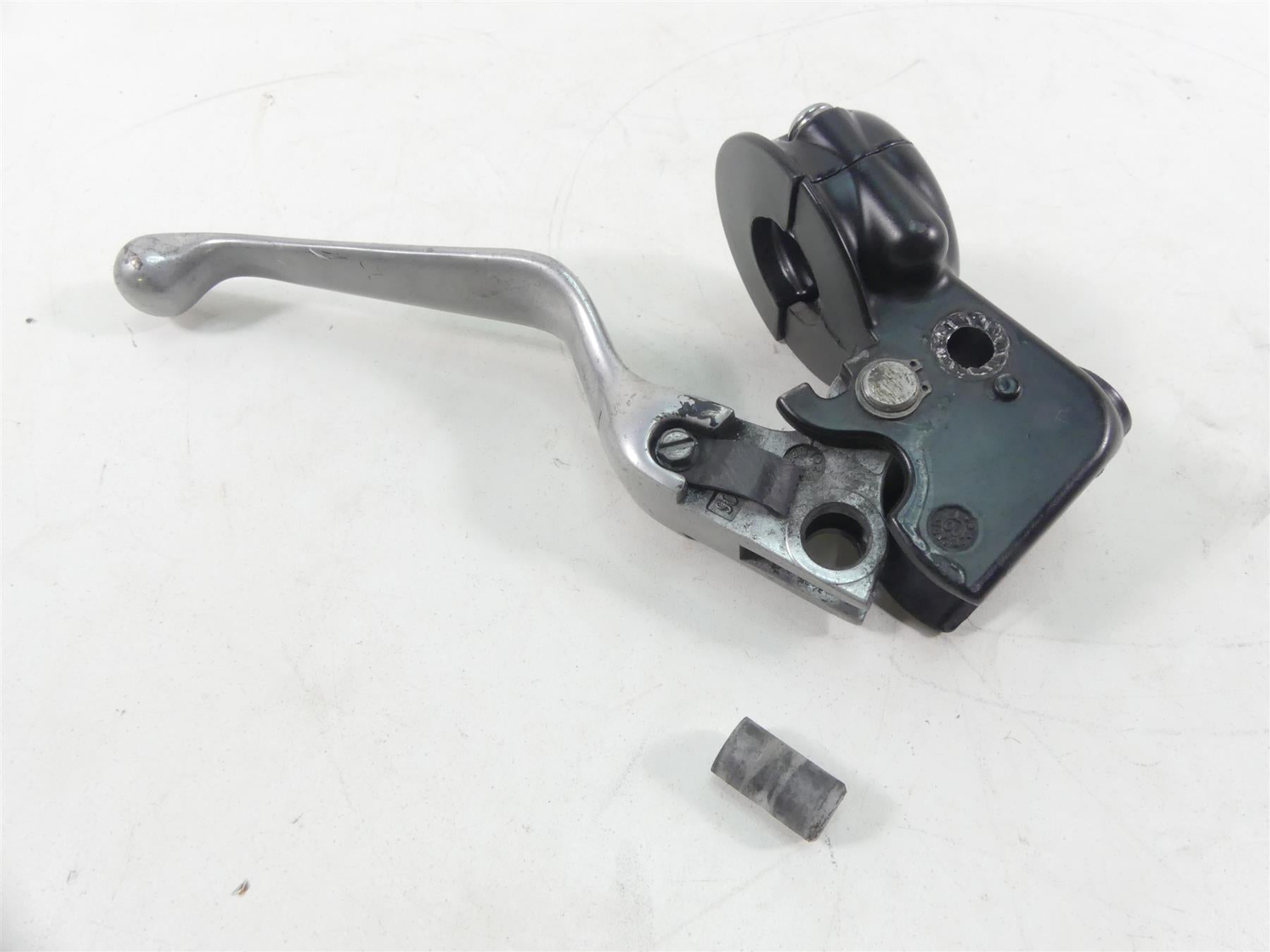 2001 Harley Touring FLHRCI Road King Clutch Perch & Lever 38649-98 45015-96 {{ shop.shopifyCountryName }} - Mototech271