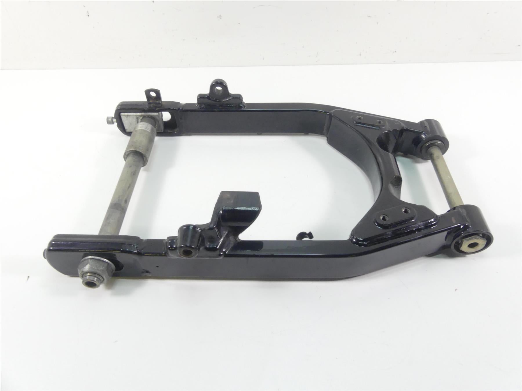 2016 Harley FXDL Dyna Low Rider Rear Swingarm Swing Arm + 25mm Axle 47820-10 {{ shop.shopifyCountryName }} - Mototech271