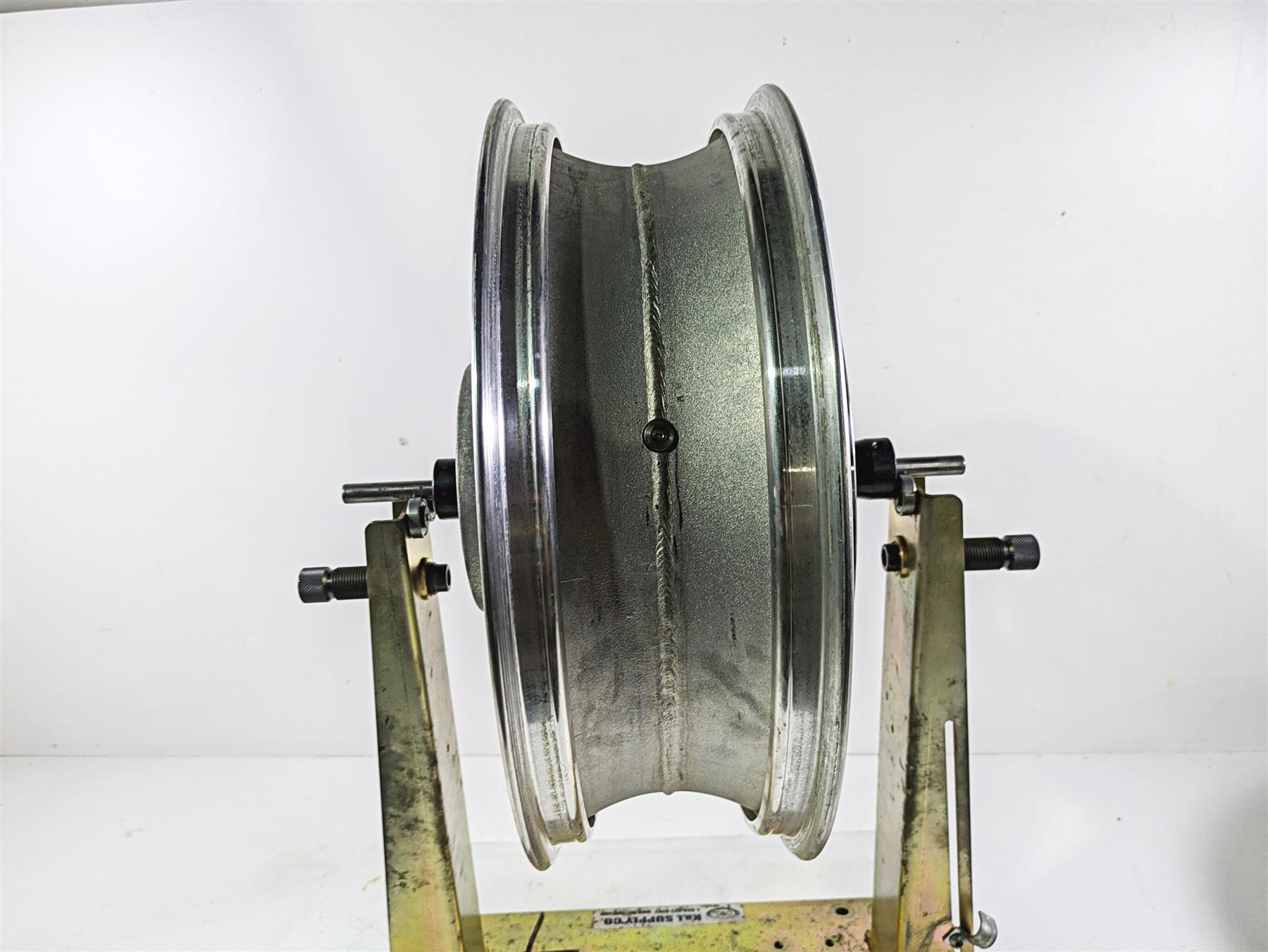 2006 Harley VRSCR Street V-Rod 10 Spoke Rear Wheel Rim 18x5.5 41225-05 {{ shop.shopifyCountryName }} - Mototech271