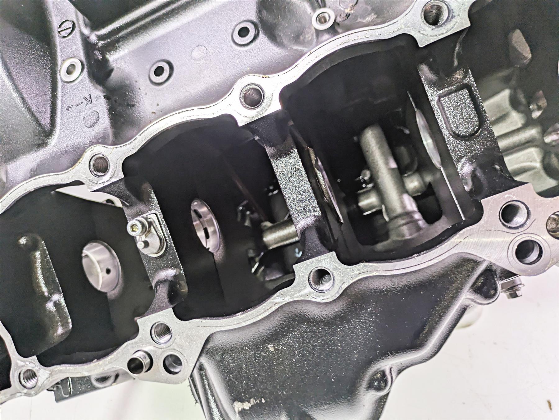 2021 Kawasaki Z900 ZR900 Bottom Lower End Engine Crankcase 14001-0725 {{ shop.shopifyCountryName }} - Mototech271