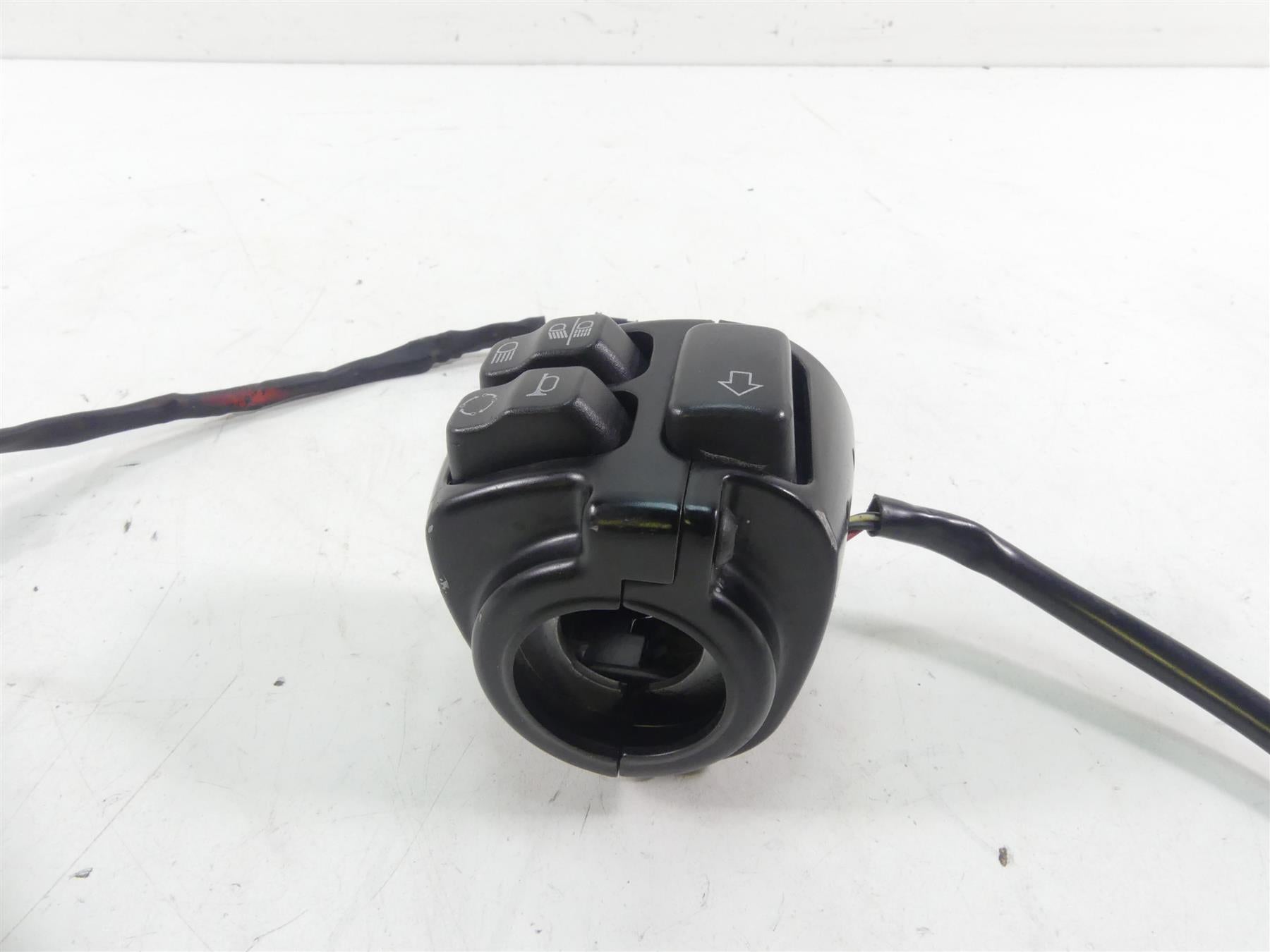 2016 Harley FLS Softail Slim Left Hand Turn Signal Light Control Switch 71500292 {{ shop.shopifyCountryName }} - Mototech271
