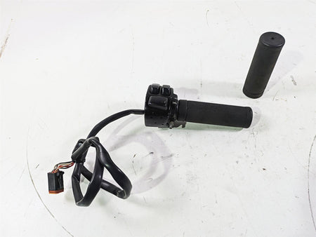 2004 Harley FLSTCI Softail Heritage Right Hand Control Switch 71684-06A 71683-06 {{ shop.shopifyCountryName }} - Mototech271