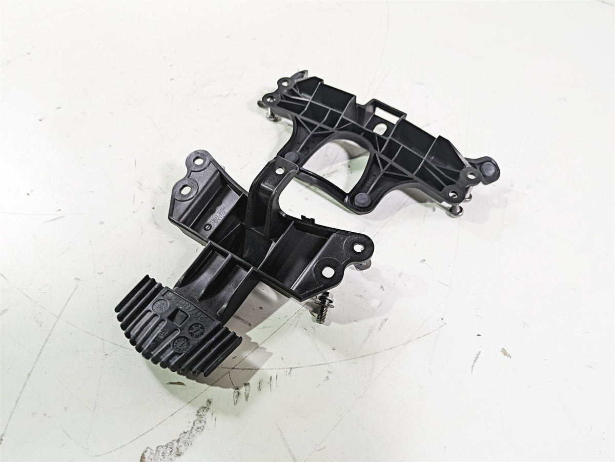2020 Triumph Daytona 765 Moto2 Rear Seat Mount Bracket Holder Set T2070164 {{ shop.shopifyCountryName }} - Mototech271