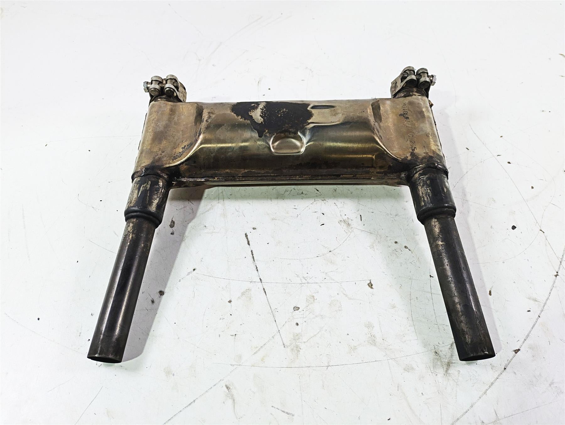1998 Moto Guzzi California 1100 EV Exhaust Center Header Chamber GU03123900 {{ shop.shopifyCountryName }} - Mototech271