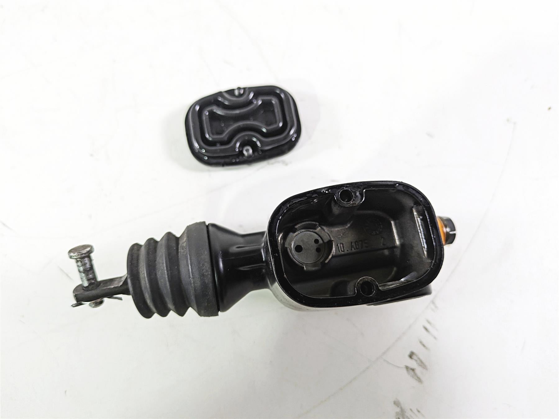 2008 Harley Touring FLHTCU E-Glide 105TH Rear Brake Master Cylinder 41763-08C {{ shop.shopifyCountryName }} - Mototech271