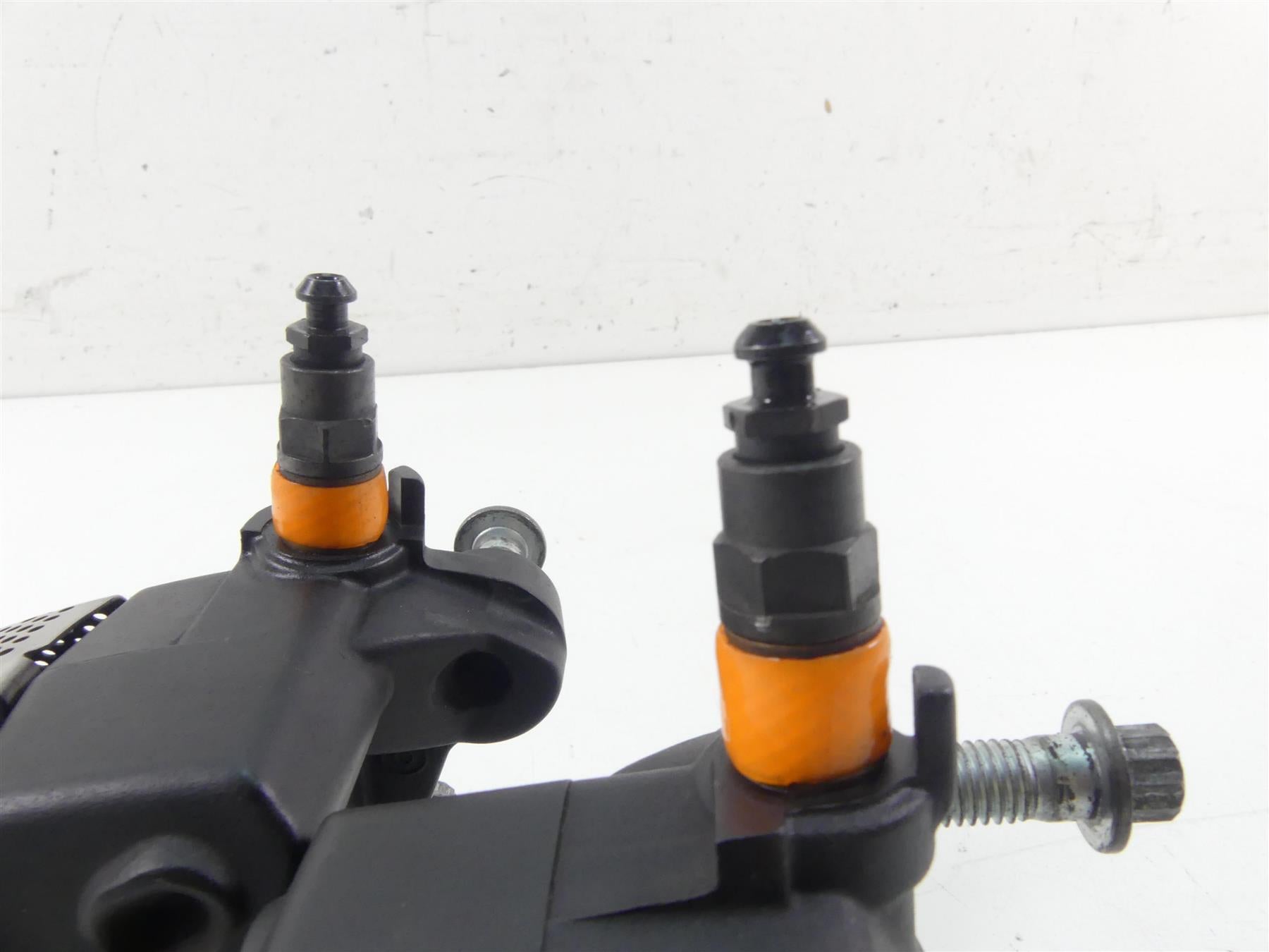 2011 Harley Touring FLTRU Road Glide Front Brake Caliper Set 43027-08 44023-08 {{ shop.shopifyCountryName }} - Mototech271