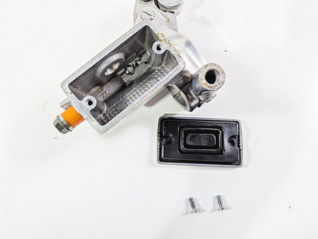2006 Suzuki C90 VL1500T Boulevard Front Brake Master Cylinder 5/8 59600-10F40 {{ shop.shopifyCountryName }} - Mototech271