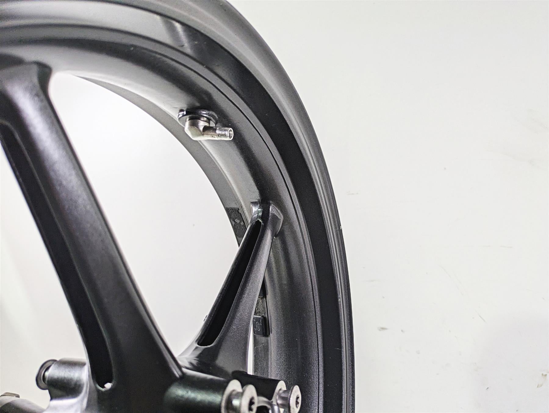 2012 Triumph Daytona 675 Straight 17x3.5 Front Wheel Rim Graphite T2000618 {{ shop.shopifyCountryName }} - Mototech271
