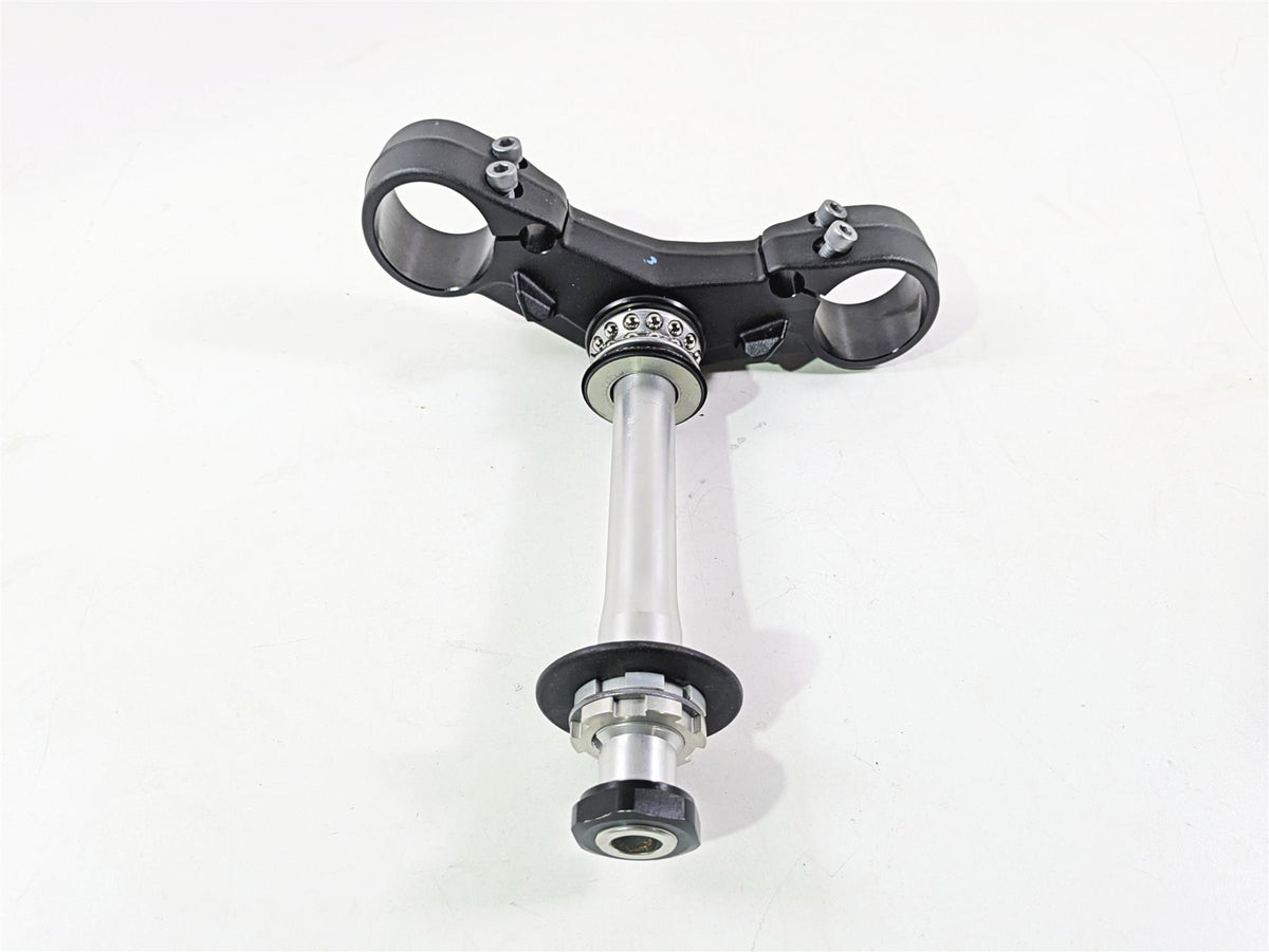 2024 Triumph Street Triple 765 R Lower Triple Tree Steering Clamp T2048903 {{ shop.shopifyCountryName }} - Mototech271