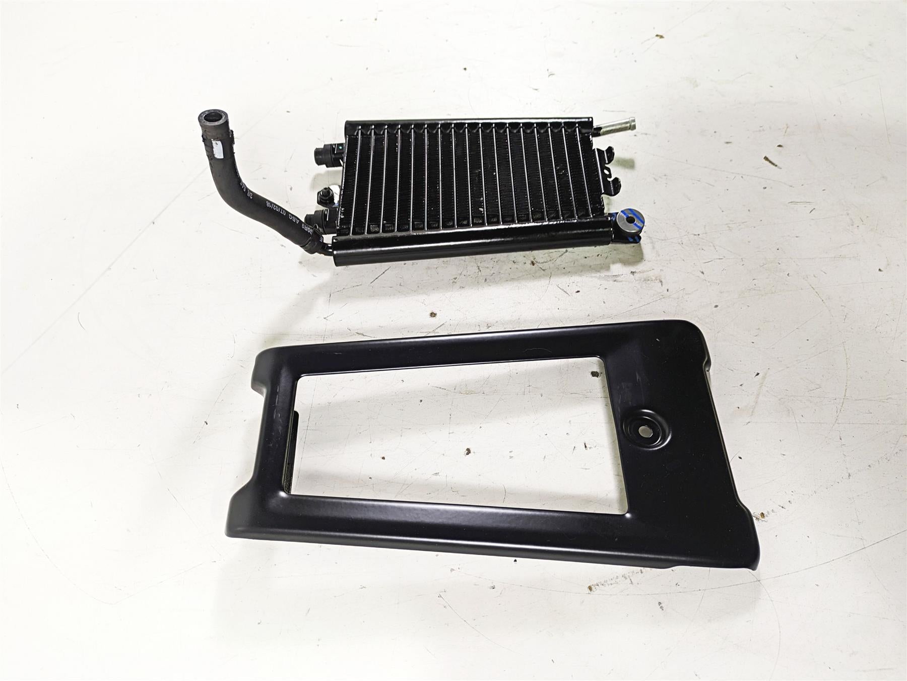 2019 Harley FLHCS Softail Heritage Oil Cooler + Lines & Cover 62700191 {{ shop.shopifyCountryName }} - Mototech271