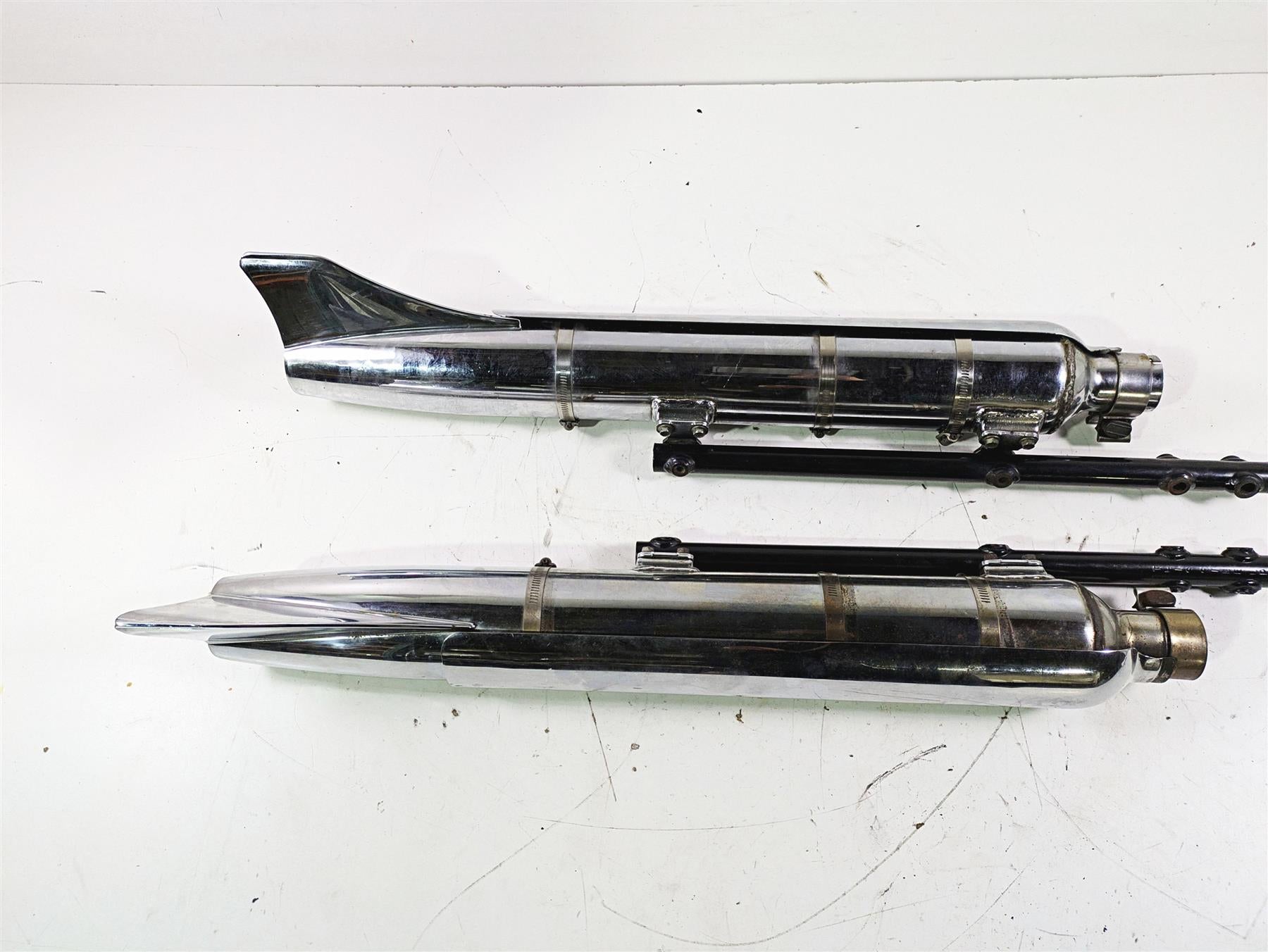 2005 Harley Softail FLSTSCI Heritage Springer Exhaust Pipe Muffler READ 65751-05 {{ shop.shopifyCountryName }} - Mototech271