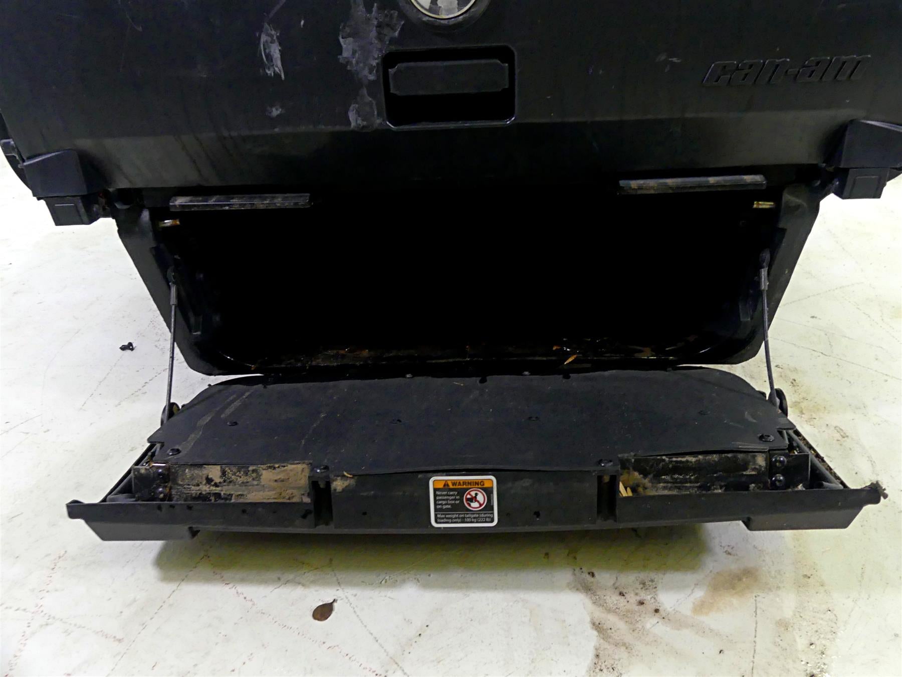 2018 Can Am Commander 1000R XT Rear Cargo Box Storage Trunk Bed 715002361 {{ shop.shopifyCountryName }} - Mototech271