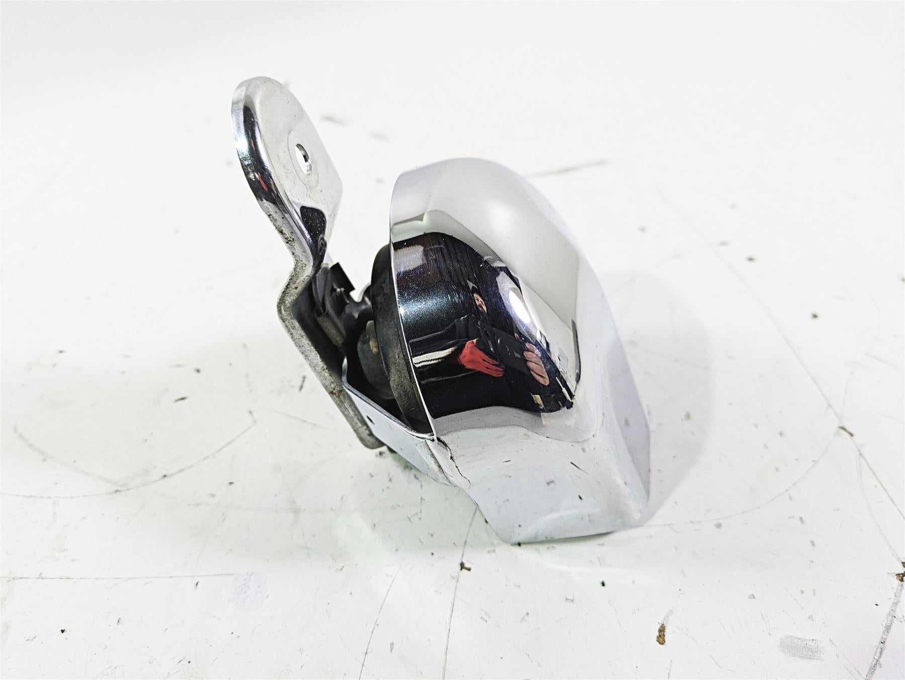 2007 Harley Touring FLHTCU SE CVO E-Glide Horn & Chrome Cover 61300478A {{ shop.shopifyCountryName }} - Mototech271