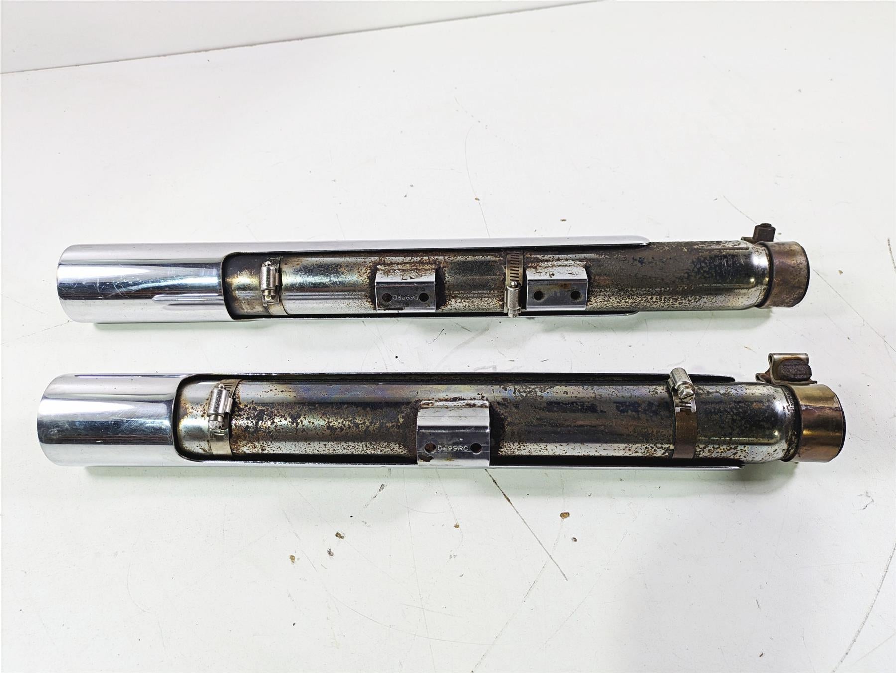 2009 Harley FXCWC Softail Rocker Vance Hines Straightshot Exhaust Mufflers 16831 {{ shop.shopifyCountryName }} - Mototech271