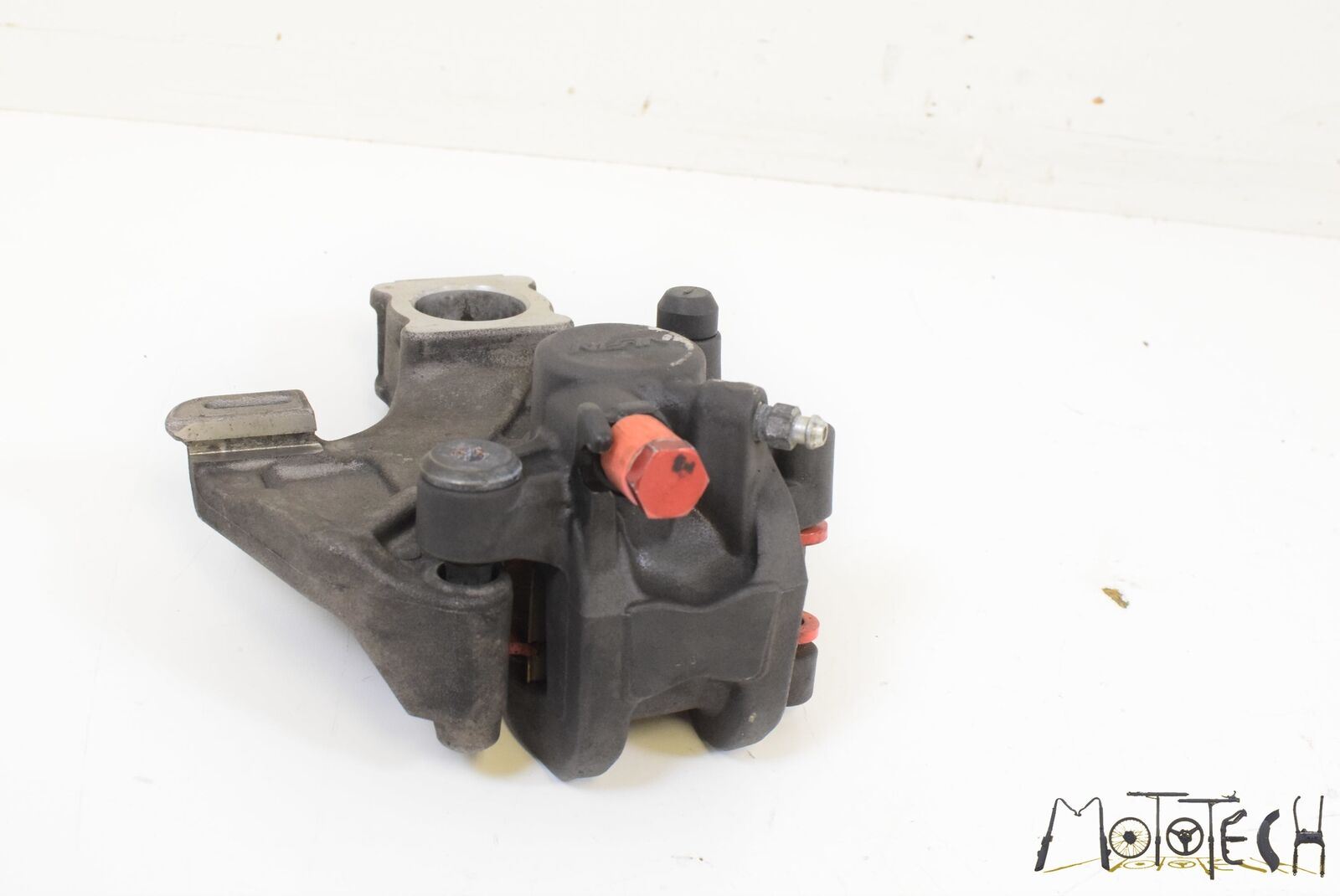 2012 Suzuki GSXR1000 GSXR 1000 Rear NISSIN Brake Caliper 69100-47H00-999 {{ shop.shopifyCountryName }} - Mototech271