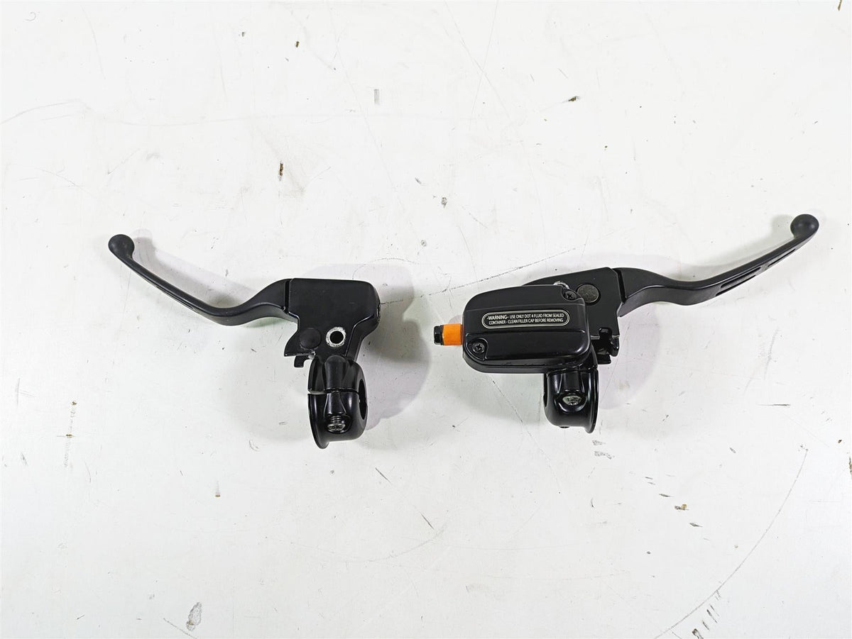 2008 Harley Touring FLHTCU E-Glide 105TH Front Brake Master Cylinder 44551-08F {{ shop.shopifyCountryName }} - Mototech271