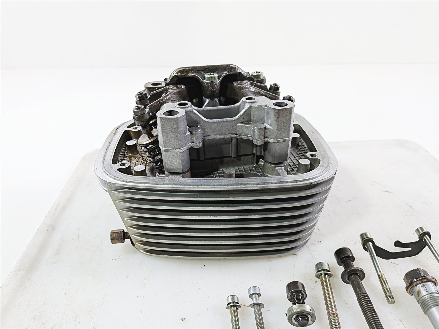 2004 BMW R1150GS R21 Right Cylinderhead Cylinder Head - Good Compression 7670534 {{ shop.shopifyCountryName }} - Mototech271