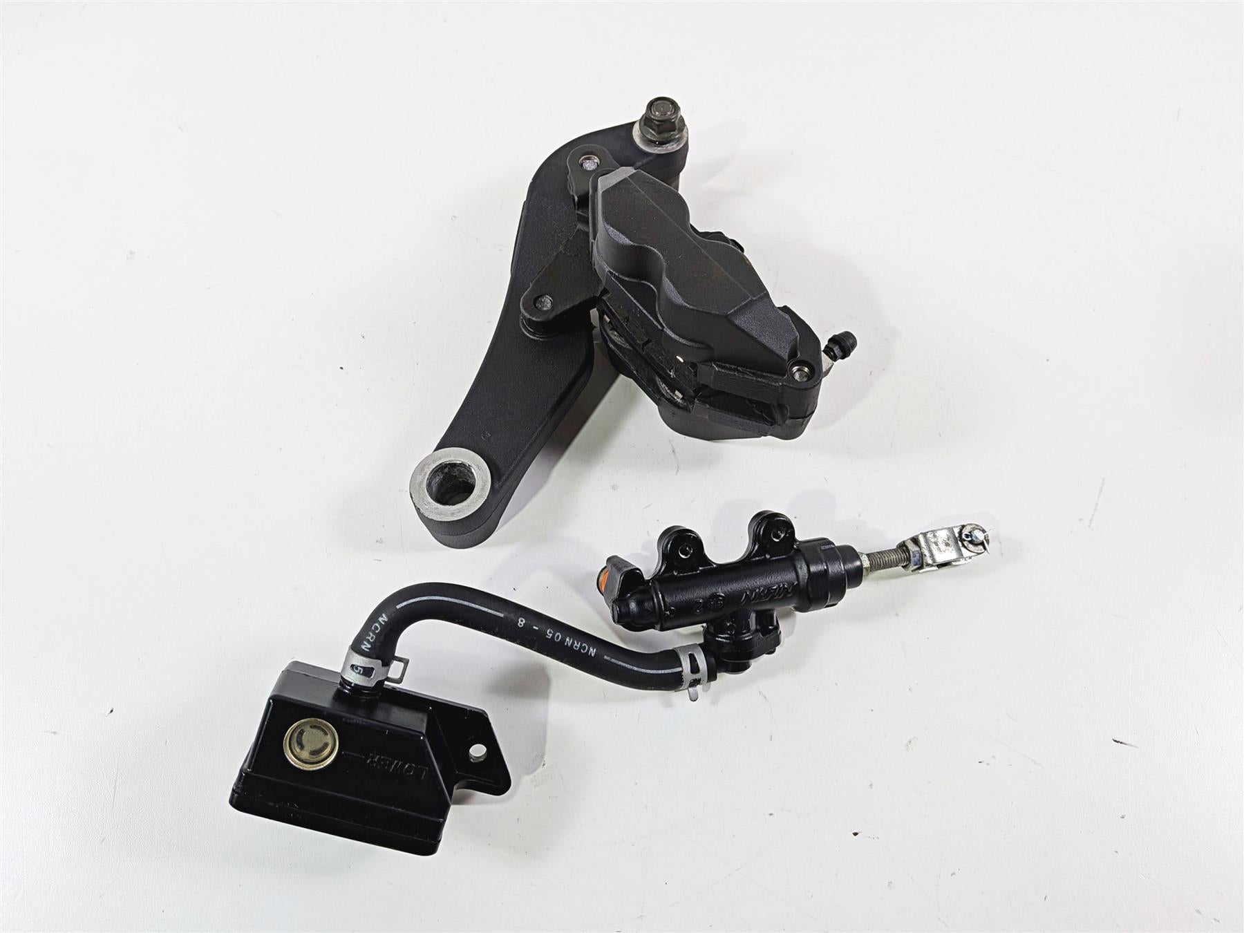2006 Suzuki C90 VL1500T Boulevard Rear Brake Caliper & Mstr Cyl 69100-10F10-999 {{ shop.shopifyCountryName }} - Mototech271