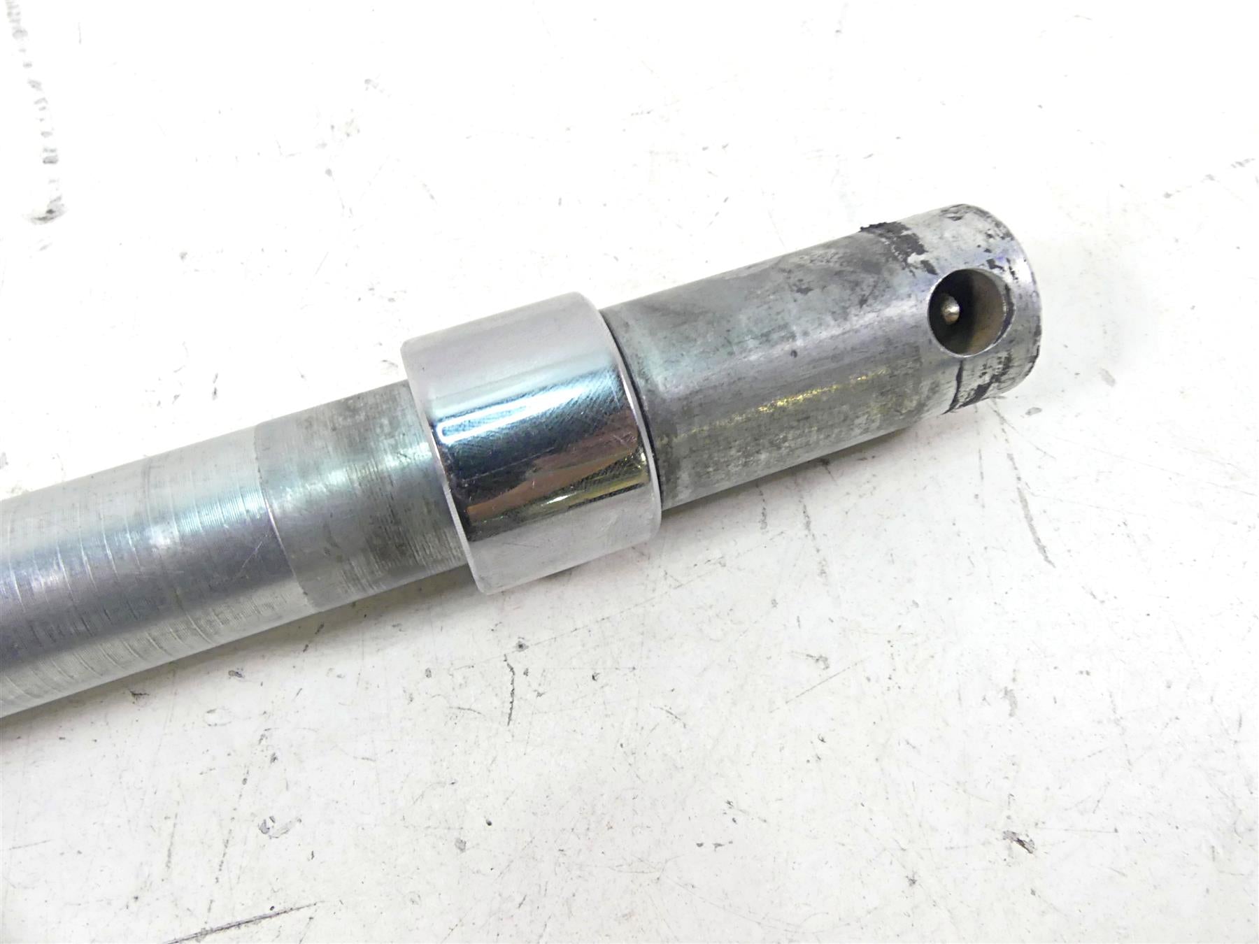 2002 Harley Touring FLHTC Electra Glide Front 1" Axle Wheel Spindle 43364-00 {{ shop.shopifyCountryName }} - Mototech271