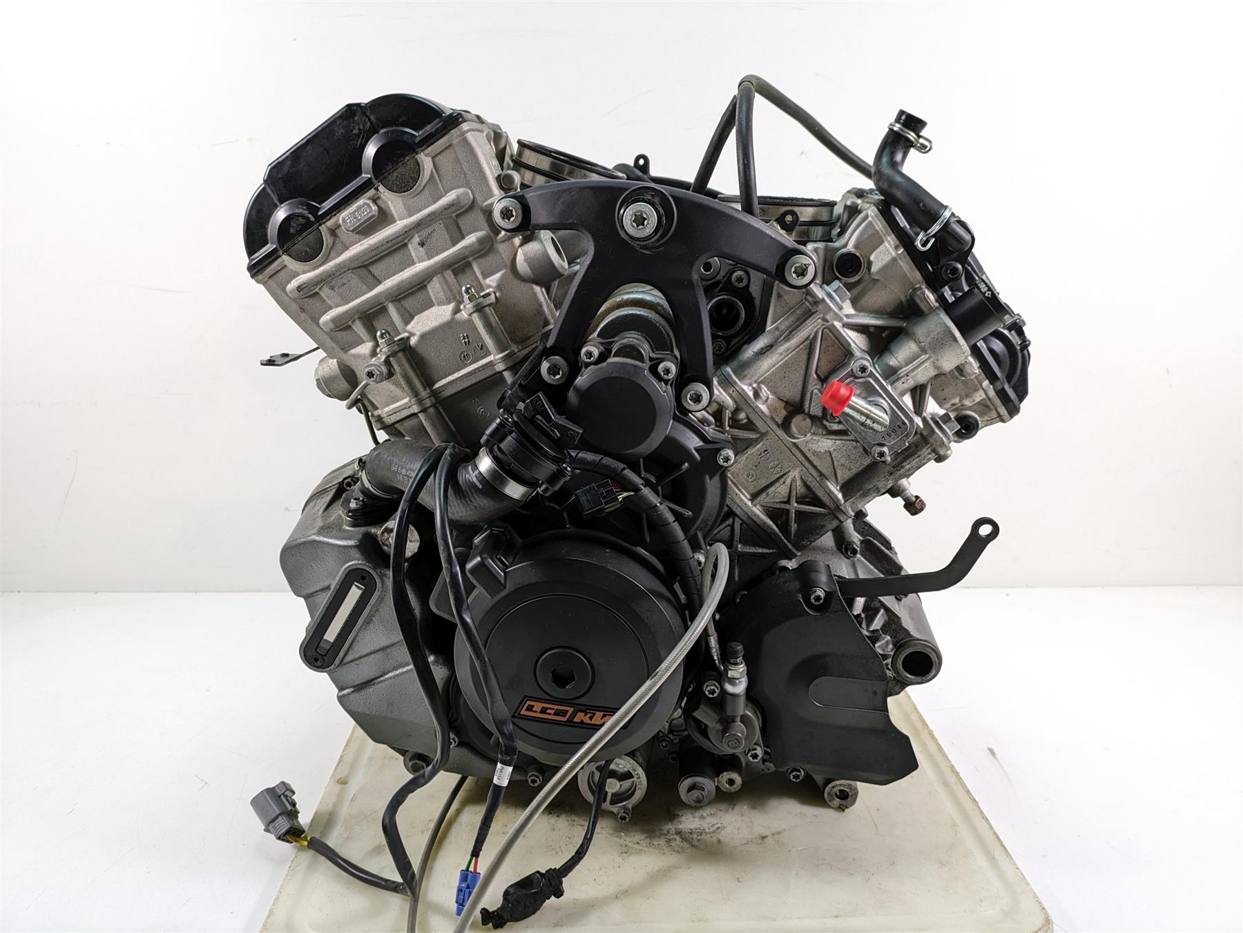 2018 KTM 1090 Adventure R Running LC8 Engine Motor 10k - Video 6043000004424 {{ shop.shopifyCountryName }} - Mototech271