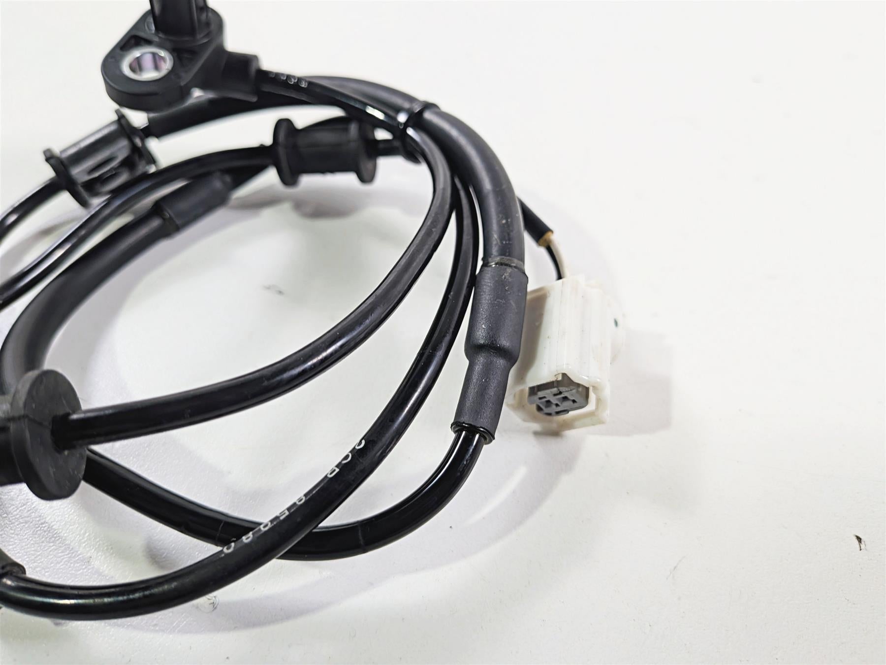 2023 Yamaha MT10 MTN1000 Rear Abs Brake Wheel Speed Sensor 2CR-85980-01-00 {{ shop.shopifyCountryName }} - Mototech271