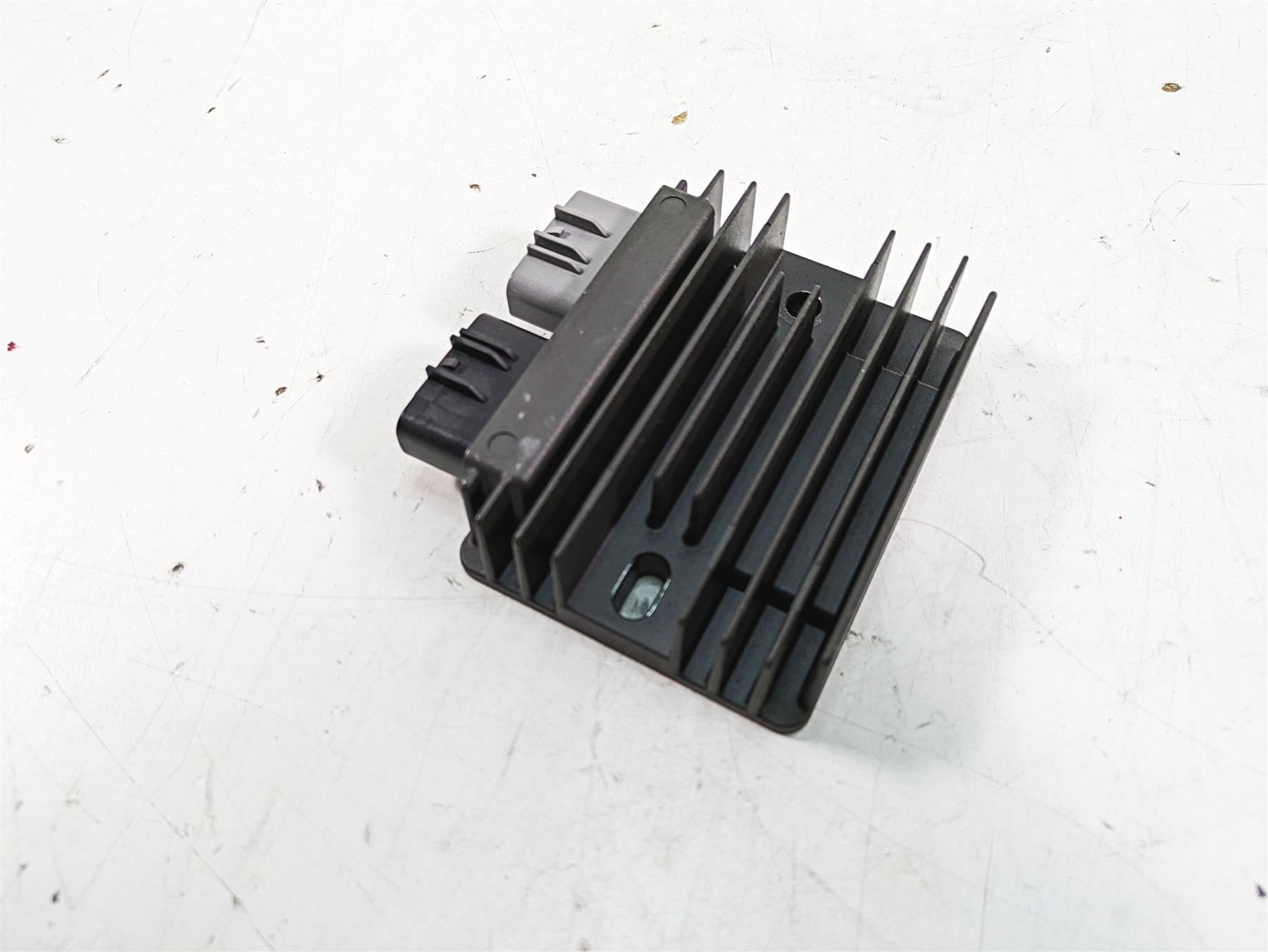 2018 Kawasaki ZX1002 Ninja H2 SX Rectifier Voltage Regulator SH866BA 21066-0745 {{ shop.shopifyCountryName }} - Mototech271