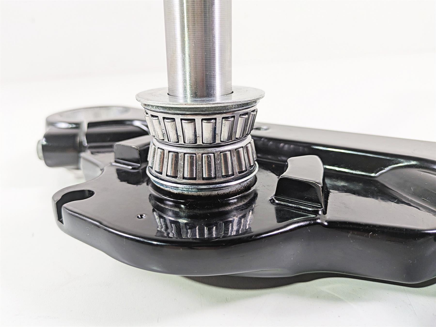 2014 Harley FXDF Dyna Fat Bob Lower Triple Tree Steering Clamp - Nice 48659-09 {{ shop.shopifyCountryName }} - Mototech271