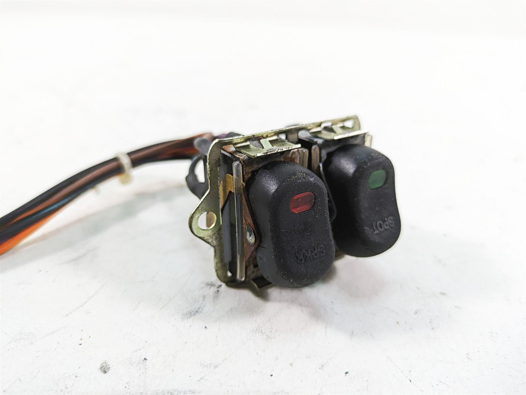 2010 Harley Touring FLHTCU Electra Glide Auxiliary Switch Set 70271-98 {{ shop.shopifyCountryName }} - Mototech271