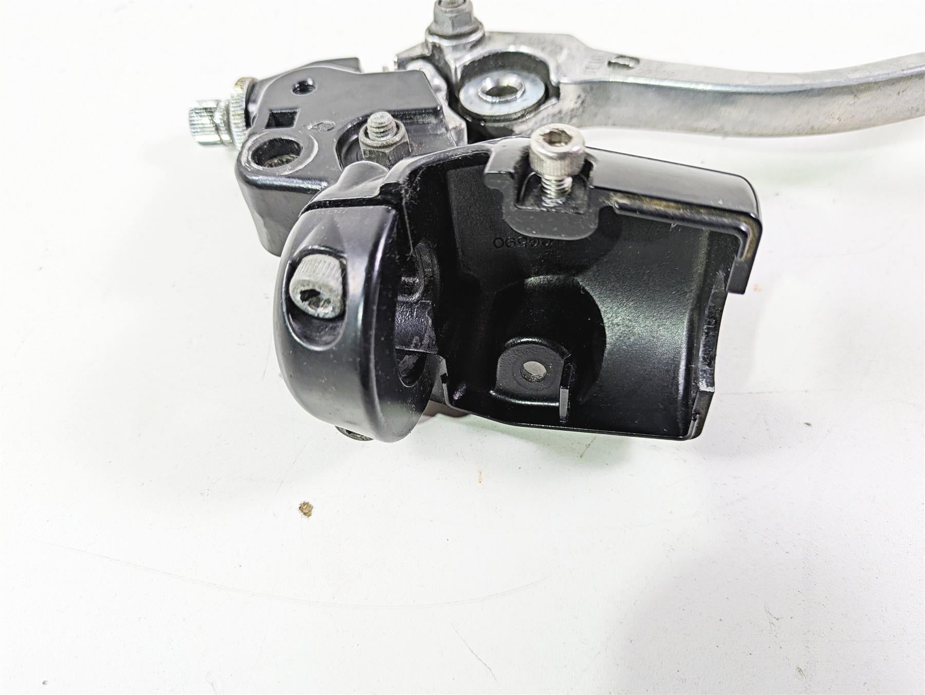 2006 Triumph Rocket 3 Clutch Perch Mount & Lever Small Rash T2043040 {{ shop.shopifyCountryName }} - Mototech271