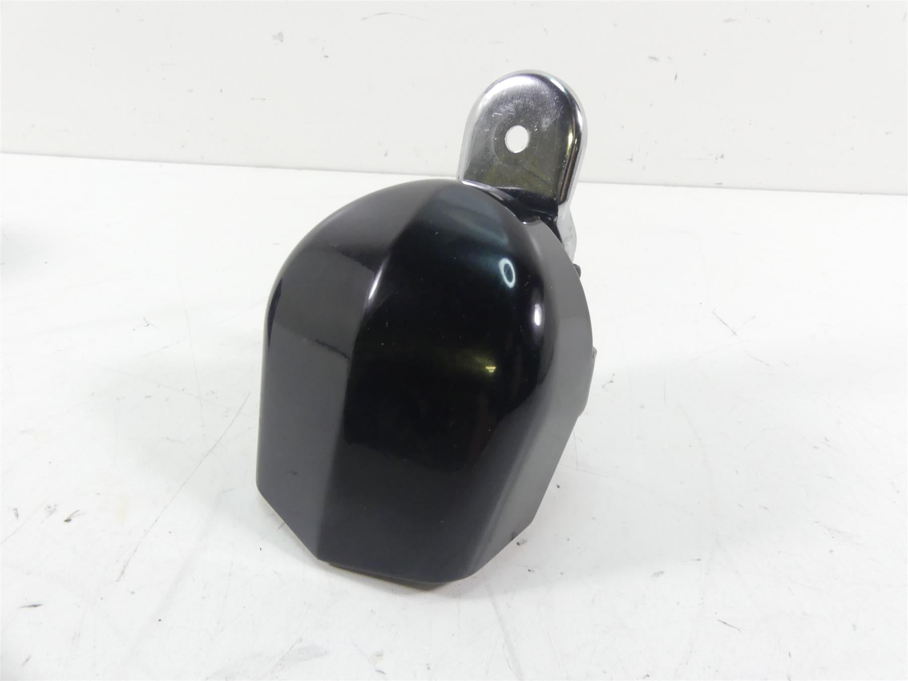 2017 Harley FLS Softail Slim Horn + Cover & Mount 69061-99B {{ shop.shopifyCountryName }} - Mototech271