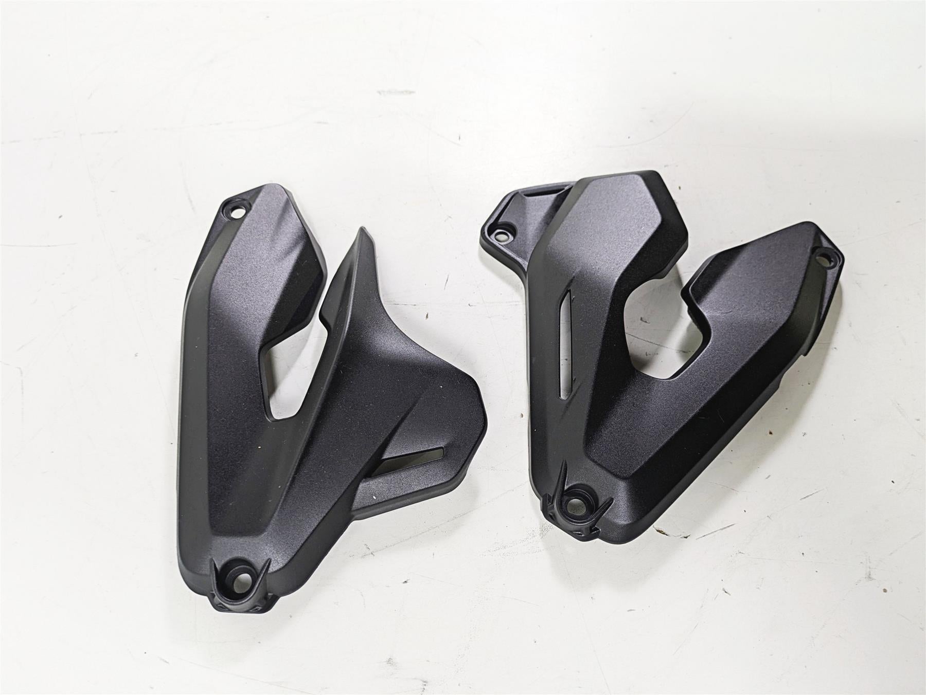 2023 Ducati Monster 937 SP Radiator Side Cover Fairing Set 48217012A R 48217022A {{ shop.shopifyCountryName }} - Mototech271