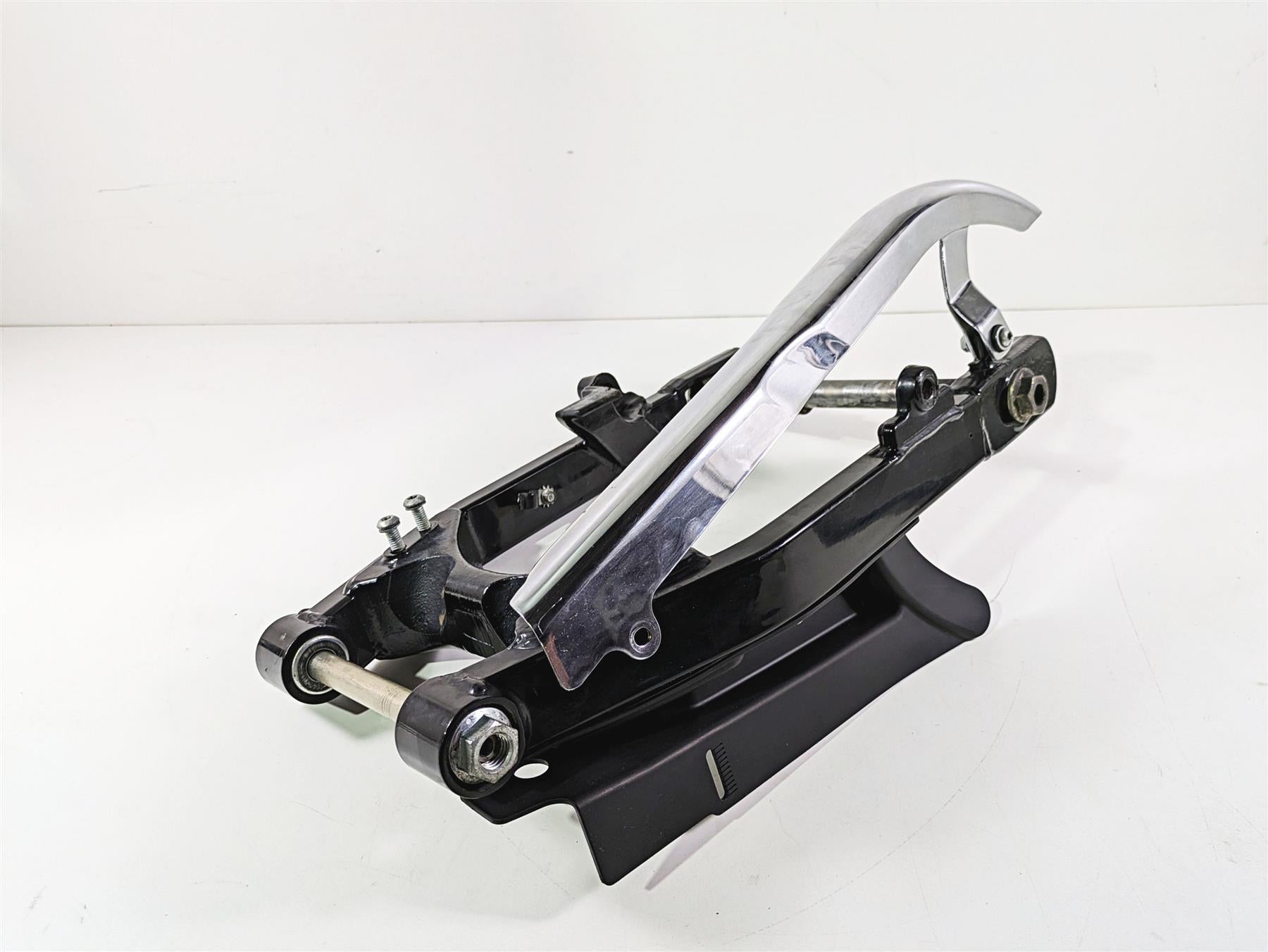 2014 Harley FXDL Dyna Low Rider Rear Swingarm & Belt Guards 47820-10 {{ shop.shopifyCountryName }} - Mototech271