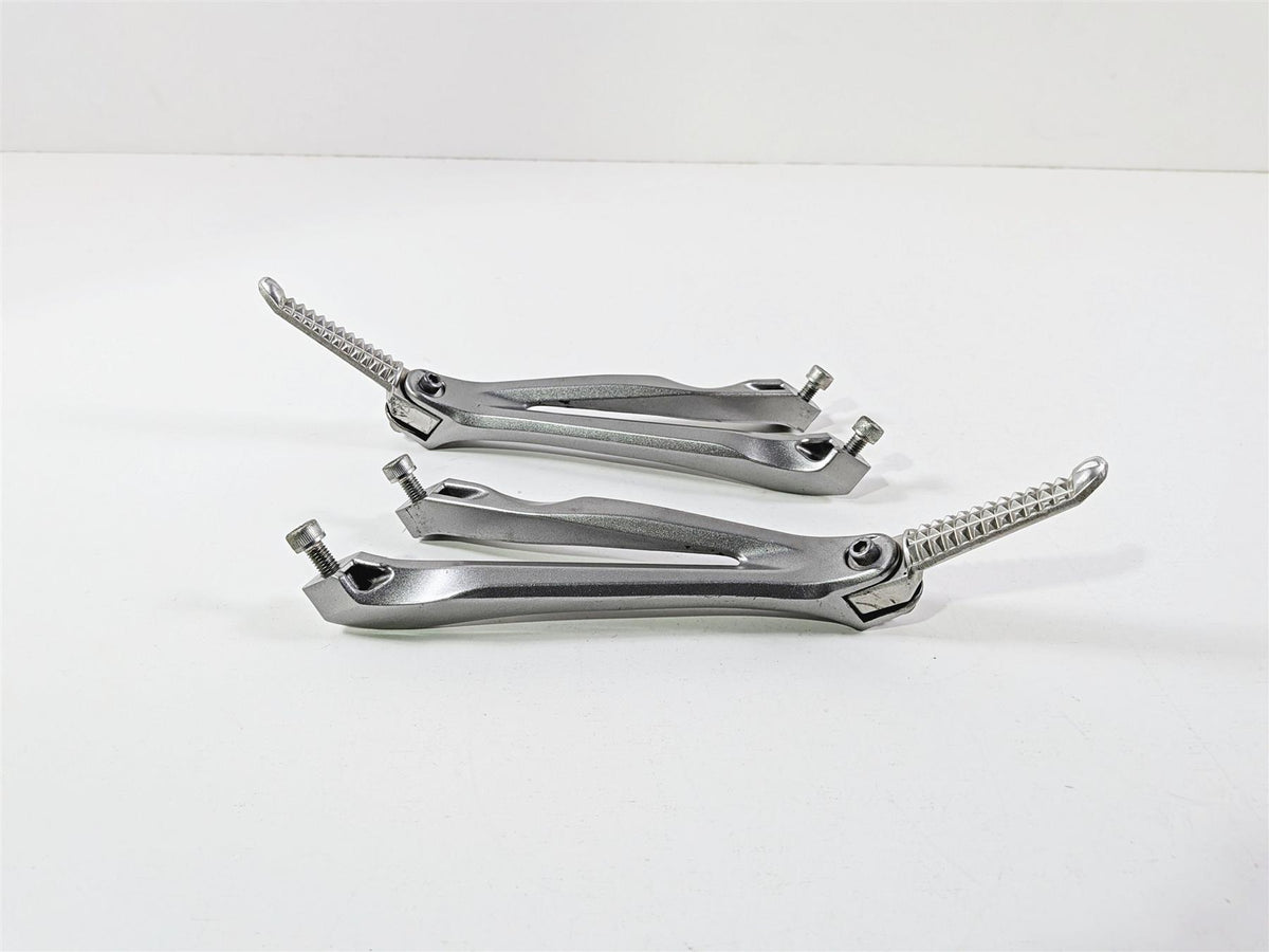2008 Yamaha YZF R1 RN19 Oem Passenger Foot Peg Rest Set 5VY-2741L-00-00 {{ shop.shopifyCountryName }} - Mototech271