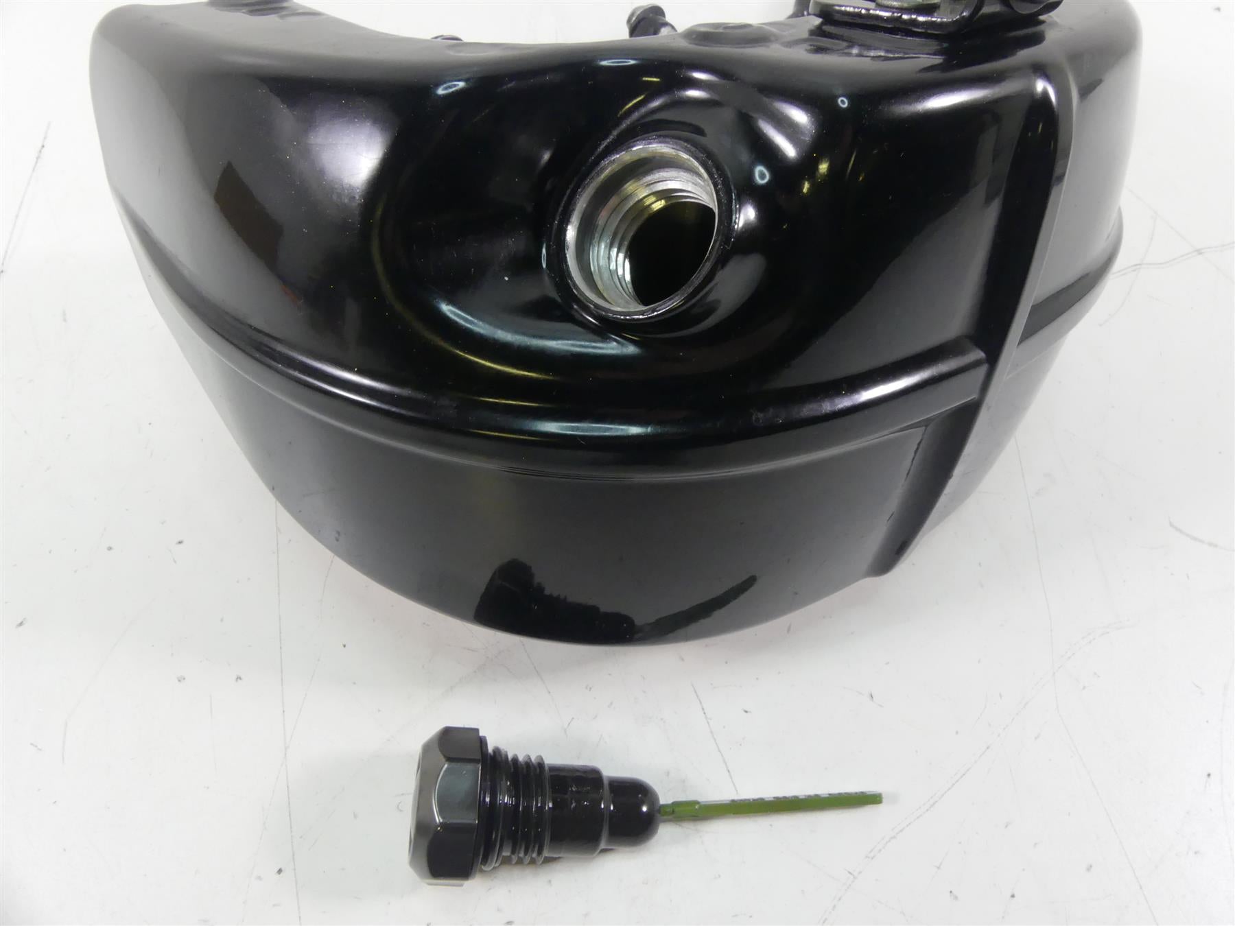 2017 Harley FXSE CVO Pro Street Breakout Oil Reservoir Tank & Lines 56000126 {{ shop.shopifyCountryName }} - Mototech271