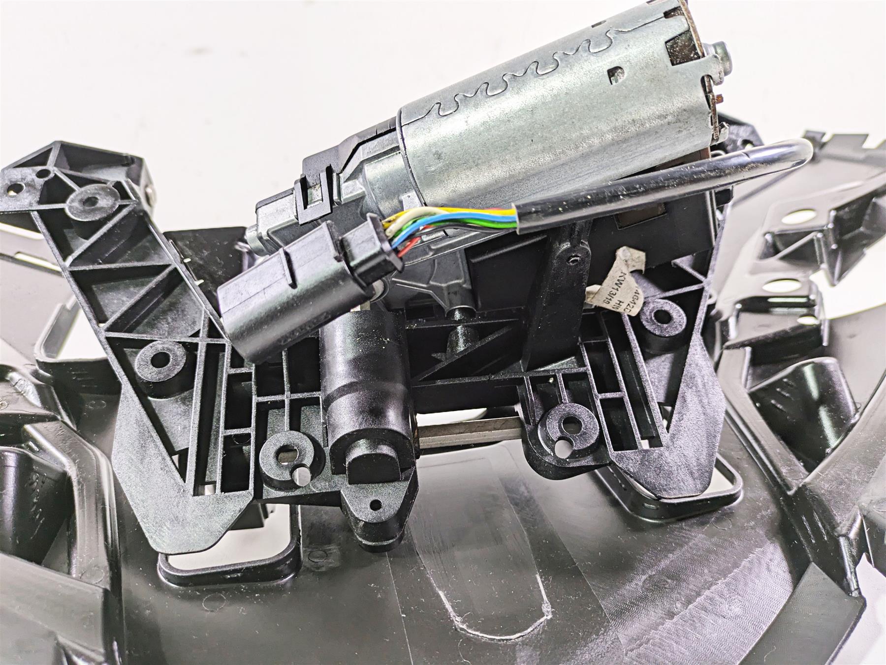 2019 BMW R1250RT K52 Windshield Adjuster & Motor 46637728676 46637728786 {{ shop.shopifyCountryName }} - Mototech271