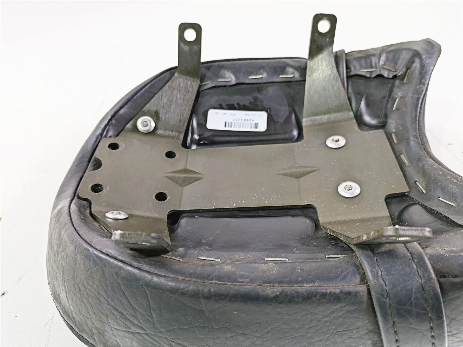 2004 Victory Kingpin Rear Passenger Pillion Seat Saddle + Mount 2683257 {{ shop.shopifyCountryName }} - Mototech271