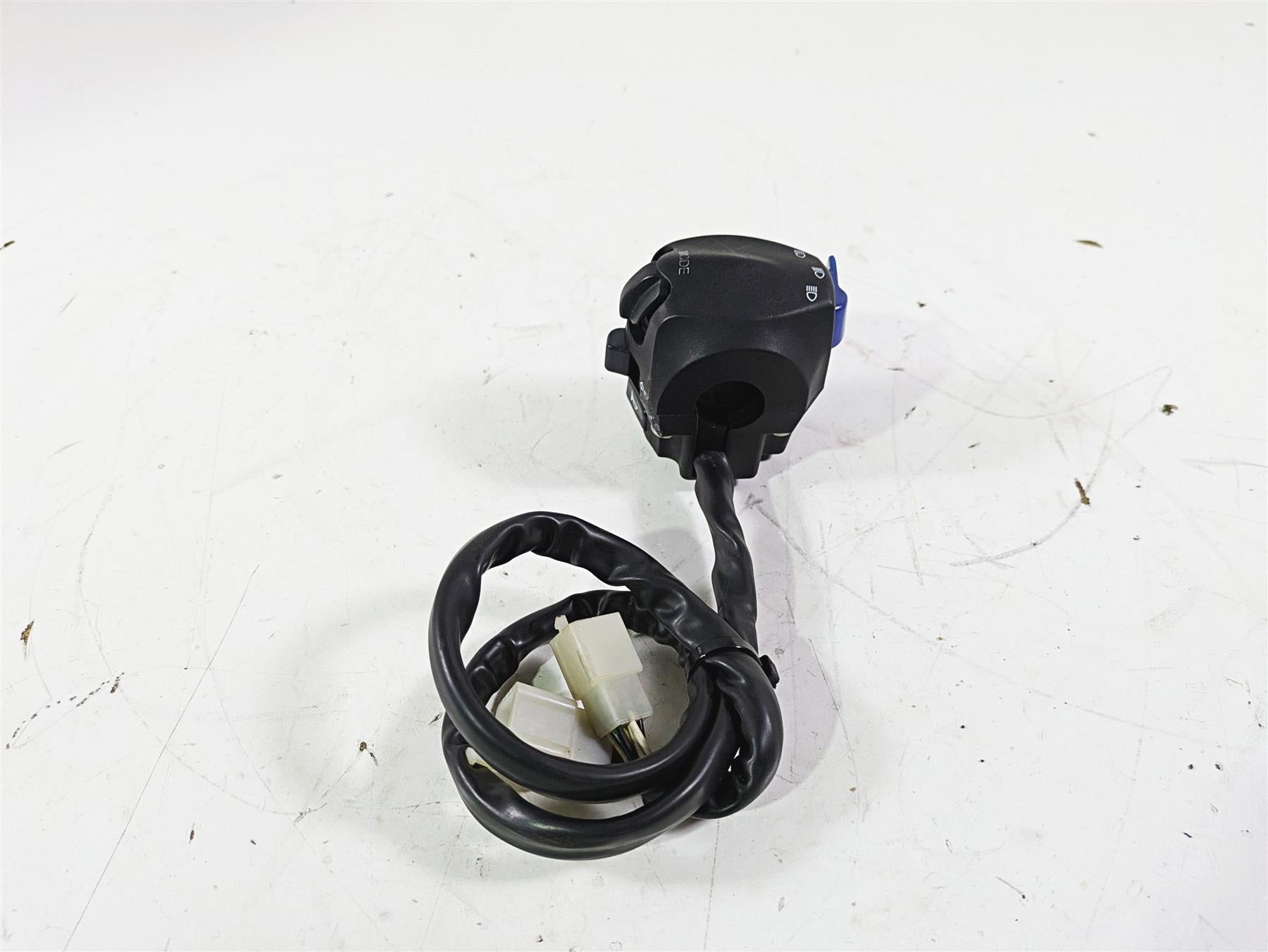 2016 Moto Guzzi Stelvio 1200 8V NTX Left Hand Control Switch Heat - Read 886229 {{ shop.shopifyCountryName }} - Mototech271