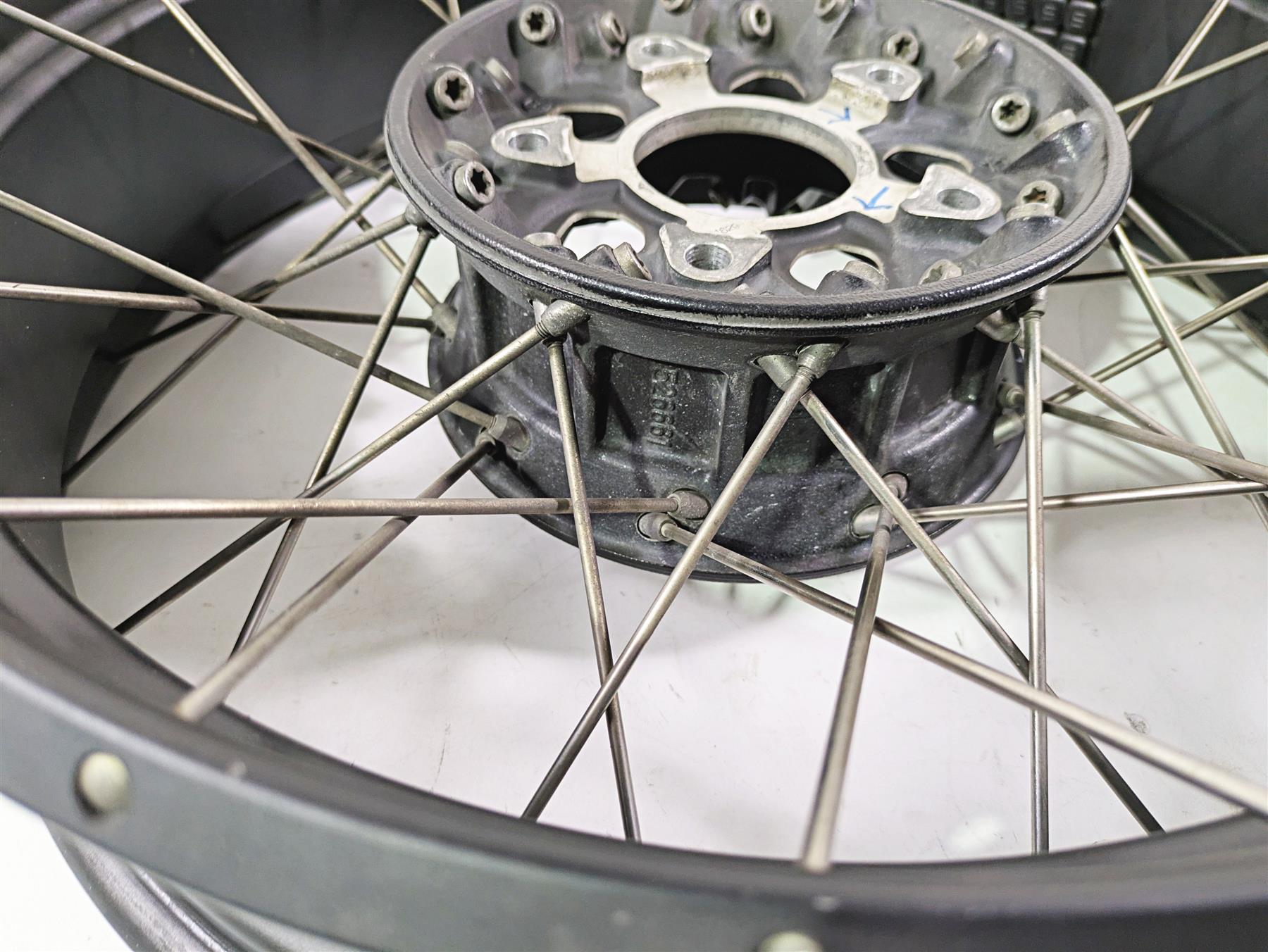 2015 BMW R1200 GS Adv K51 Straight 17x4.5 Rear Wheel Spoke Rim 36318526651 {{ shop.shopifyCountryName }} - Mototech271