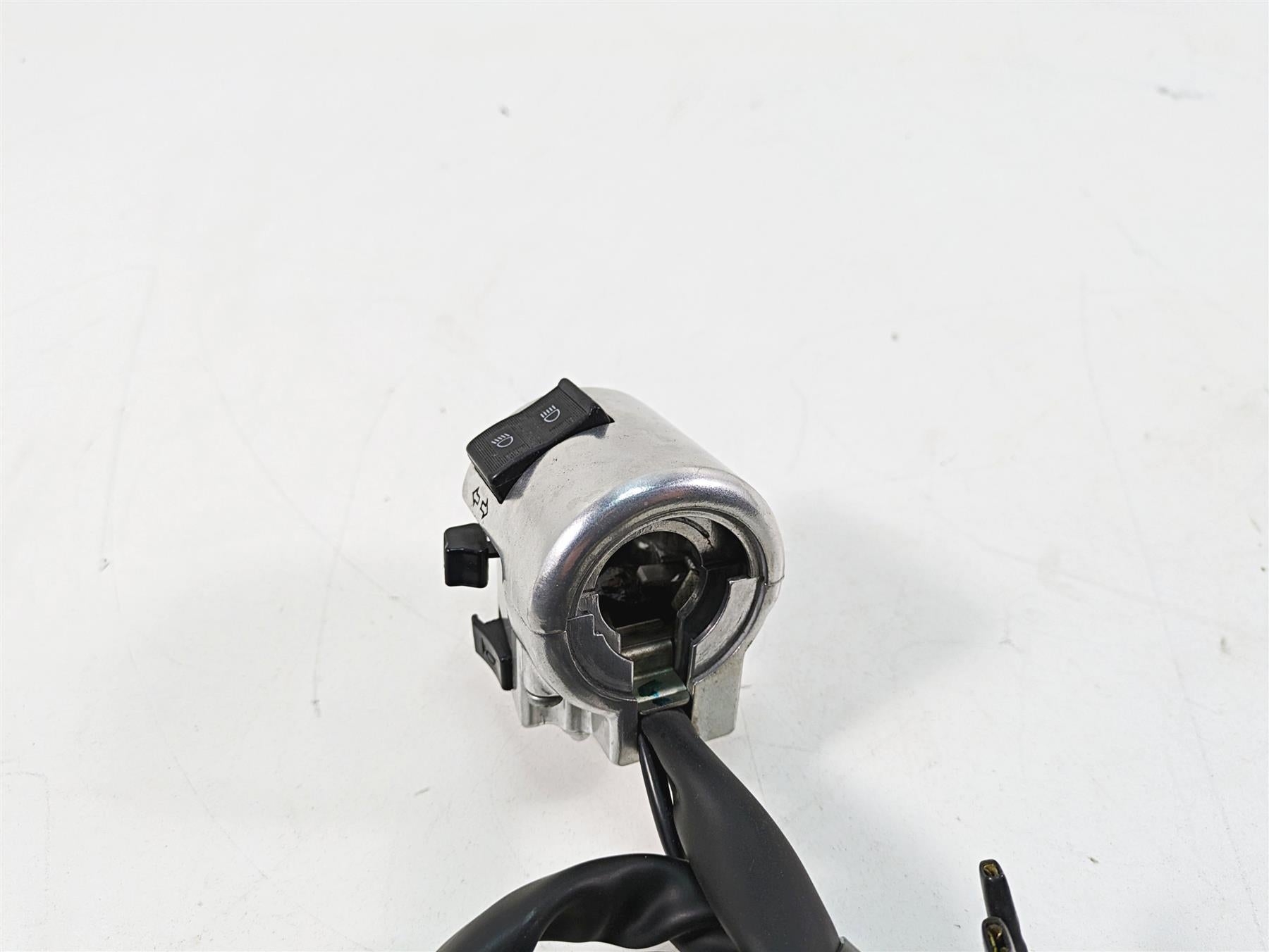 2006 Honda VT1100 C2 Shadow Left Hand Control Switch Light Horn 35020-MCK-A00 {{ shop.shopifyCountryName }} - Mototech271