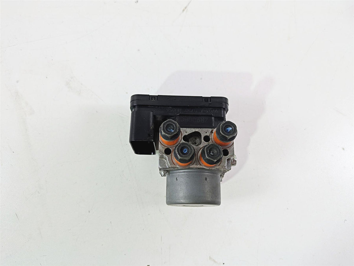 2020 Kawasaki Z900 ZR900 Abs Brake Pump Unit Module 16082-0810 {{ shop.shopifyCountryName }} - Mototech271