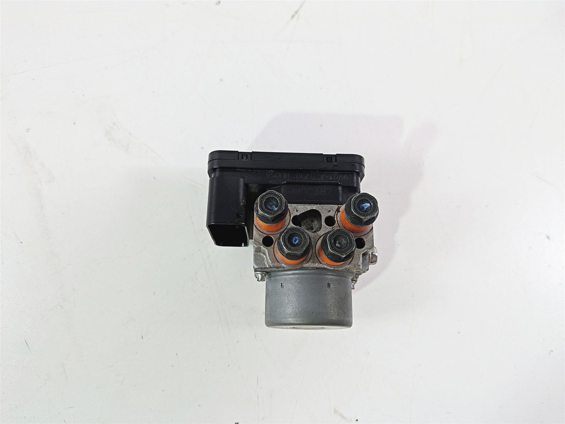 2020 Kawasaki Z900 ZR900 Abs Brake Pump Unit Module 16082-0810 {{ shop.shopifyCountryName }} - Mototech271