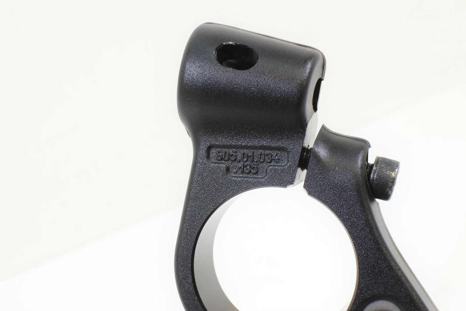 2018 KTM RC390 RC 390 Duke Upper Triple Tree Steering Clamp 90501034135 {{ shop.shopifyCountryName }} - Mototech271