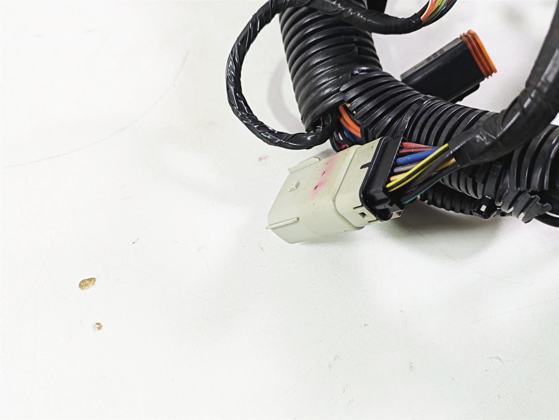 2010 Harley Touring FLHTK Electra Glide Front Wiring Harness - Read 70232-10 {{ shop.shopifyCountryName }} - Mototech271