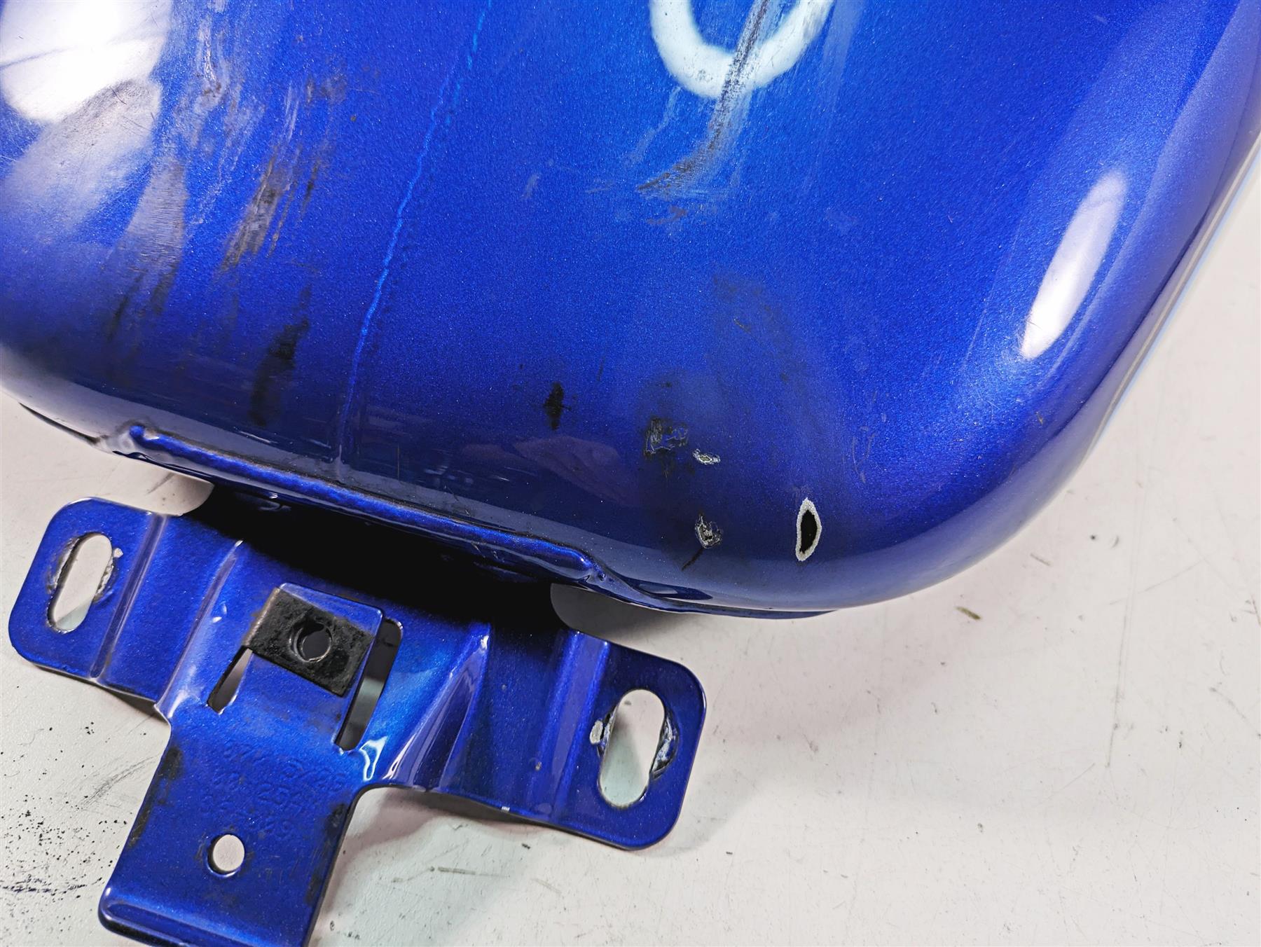 2010 Harley Touring FLHTCU Electra Glide Fuel Petrol Gas Tank 61356-08 {{ shop.shopifyCountryName }} - Mototech271