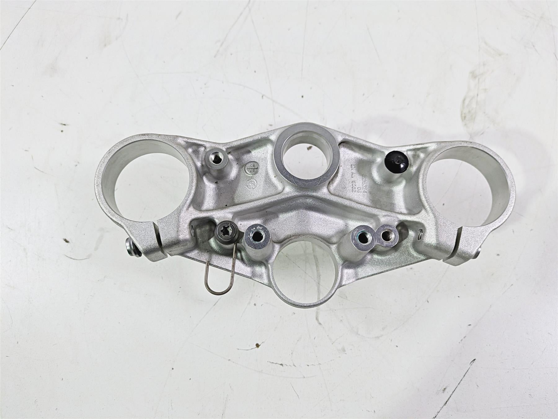 2016 BMW R1200RS K54 Upper Triple Tree Steering Clamp 31428525324 {{ shop.shopifyCountryName }} - Mototech271