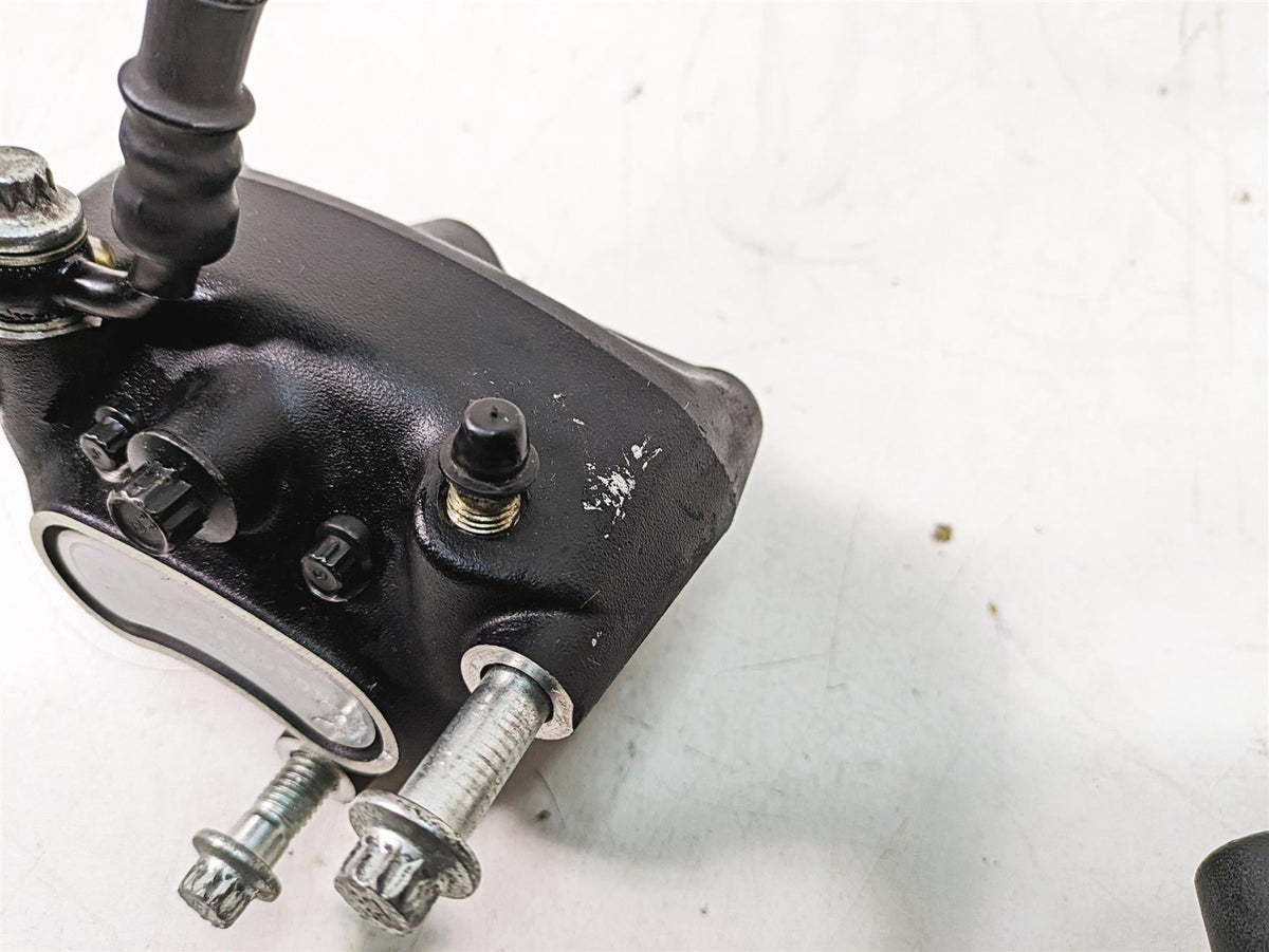 2006 Harley Touring FLHTCUI Electra Glide Front Brake Calipers 44023-00 44046-00 {{ shop.shopifyCountryName }} - Mototech271