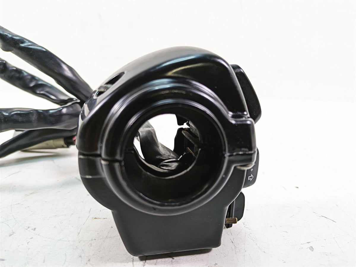 2008 Harley FLHTCU Electra Glide Left Hand Control Switch - Read 71682-06A {{ shop.shopifyCountryName }} - Mototech271